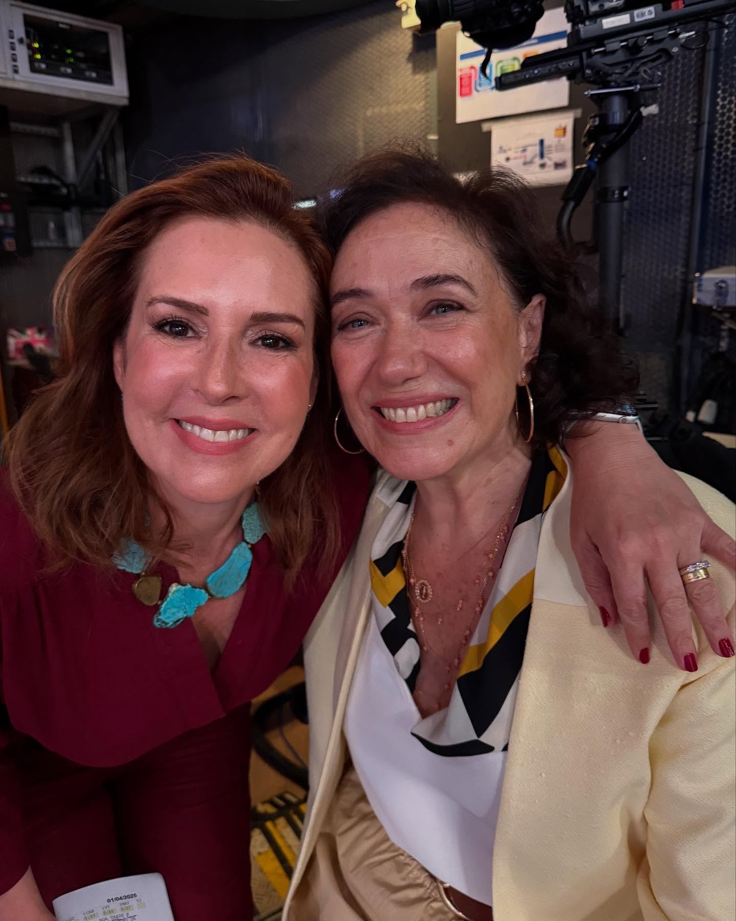 https://e.radikal.host/2025/04/23/lilia_cabral_1744527255236.jpg