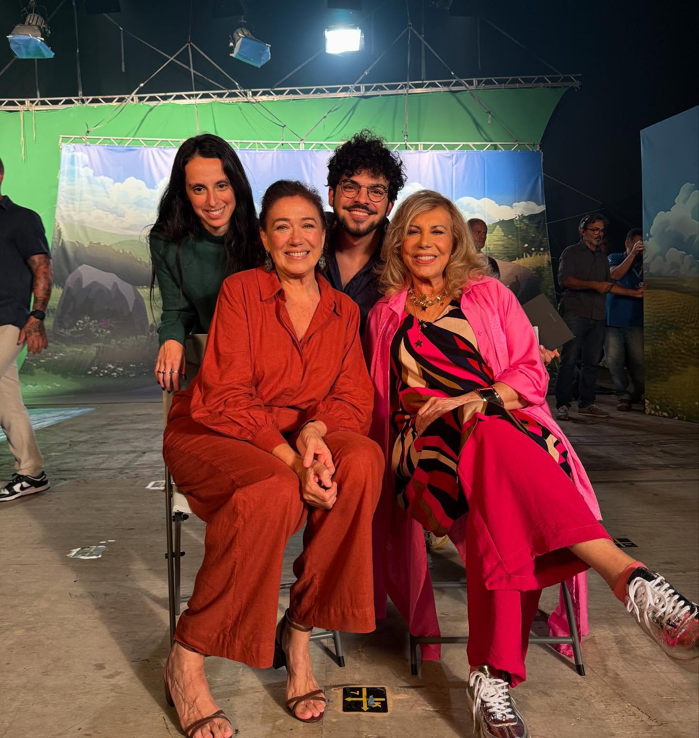 https://e.radikal.host/2025/04/23/lilia_cabral_1744527290901.jpg