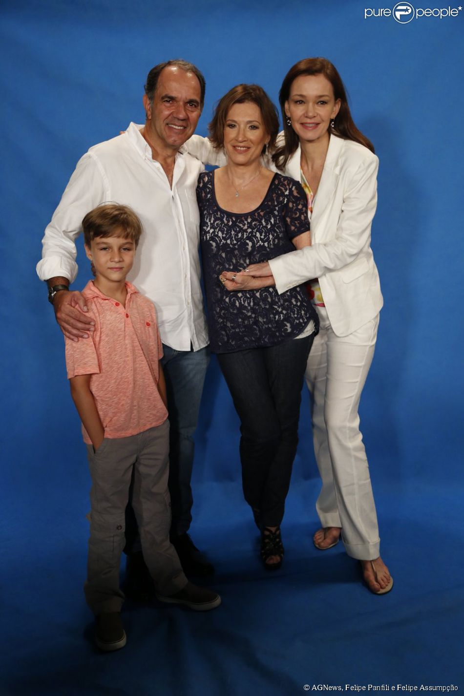 https://e.radikal.host/2025/04/24/128496-xxx-no-lancamento-da-novela-em-950x0-1.jpg