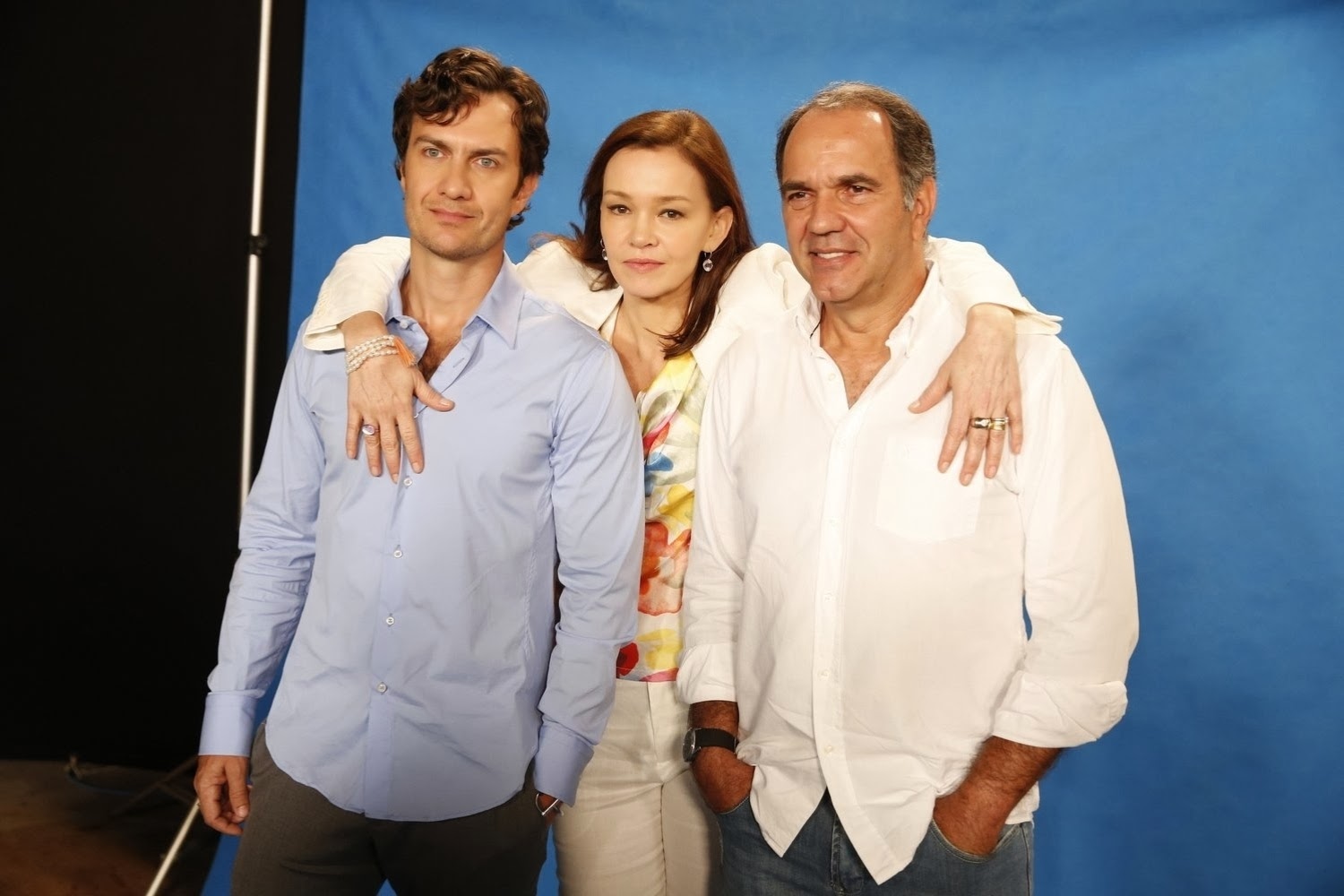 https://e.radikal.host/2025/04/24/22jan2014---gabriel-braga-nunes-julia-lemmertz-e-humberto-martins-posam-juntos-no-evento-de-lancamento-de-em-familia-proxima-novela-das-nove-1390402148687_1500x1000.jpg