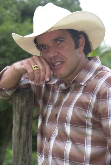 https://e.radikal.host/2025/04/24/Humberto-5.jpg