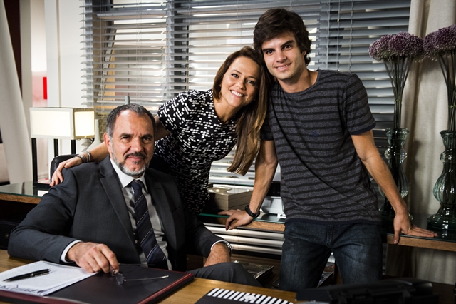 https://e.radikal.host/2025/04/24/bastidores-9.jpg