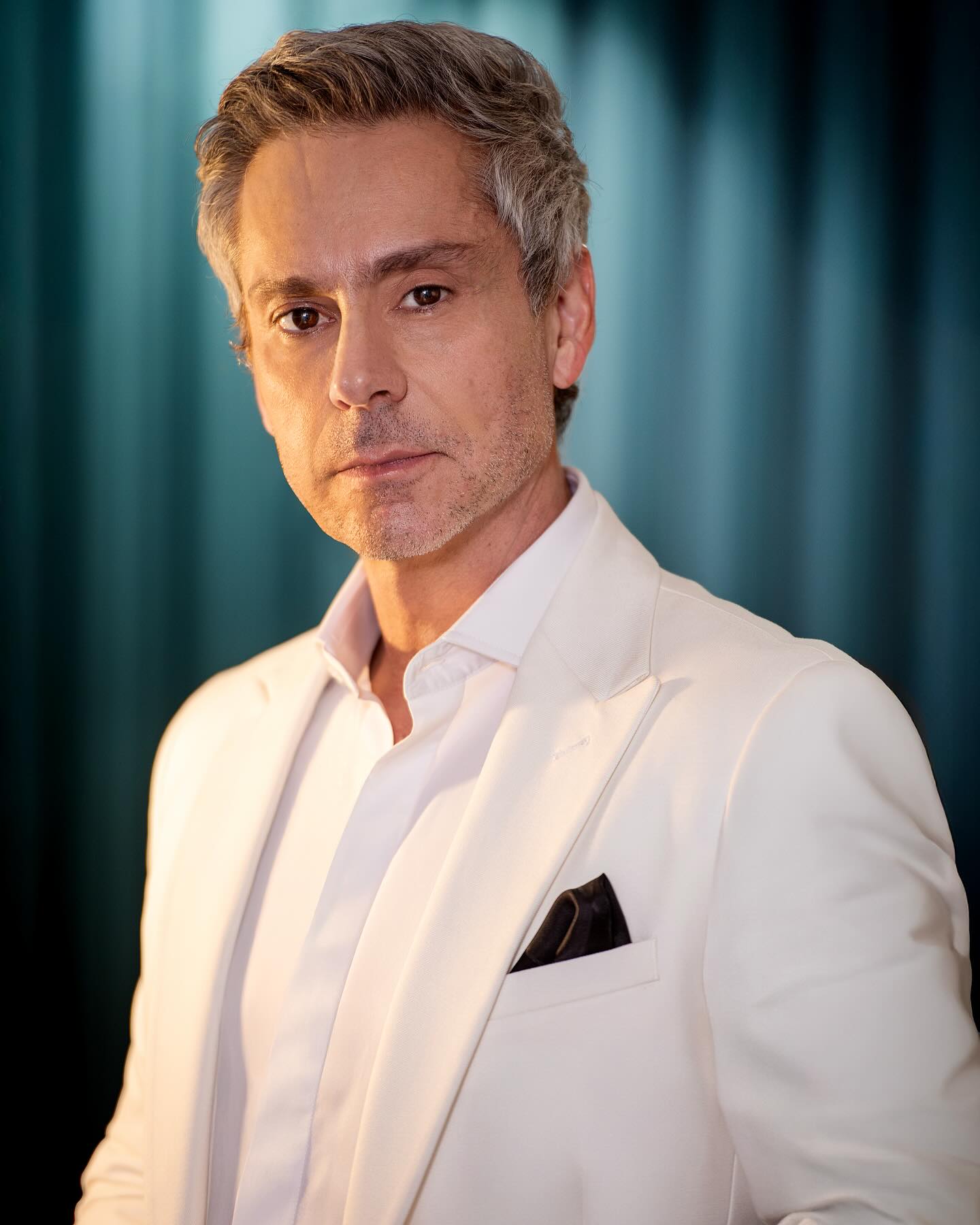 https://e.radikal.host/2025/04/27/alexandrenero_1744889345397.jpg