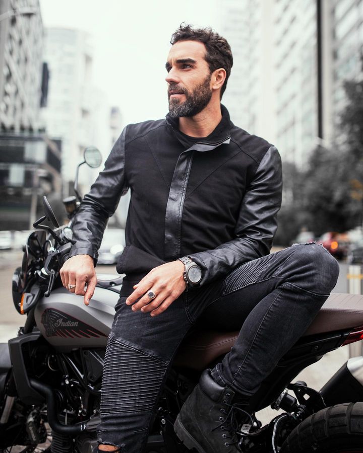 https://e.radikal.host/2025/04/28/marcusornellas_1704618555424.jpg