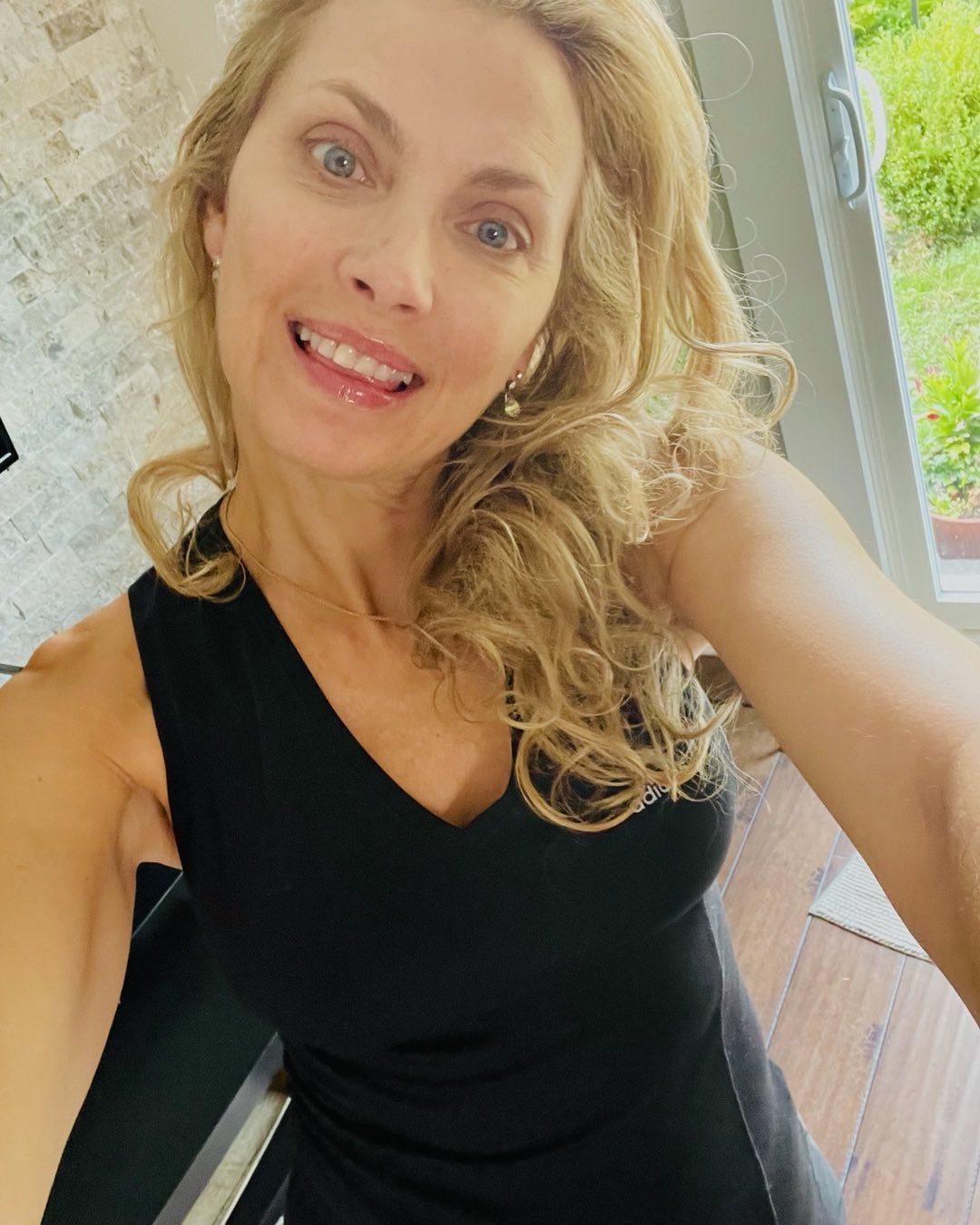 https://e.radikal.host/2025/04/30/Emma-Rabbe-18.jpg