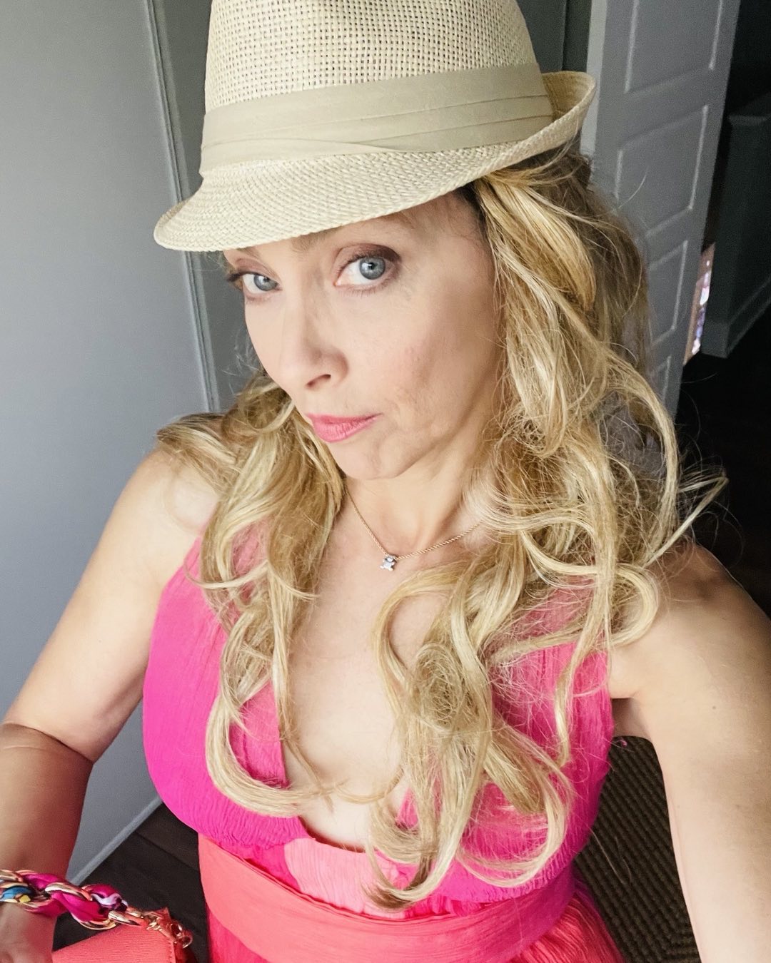 https://e.radikal.host/2025/04/30/Emma-Rabbe-6.jpg