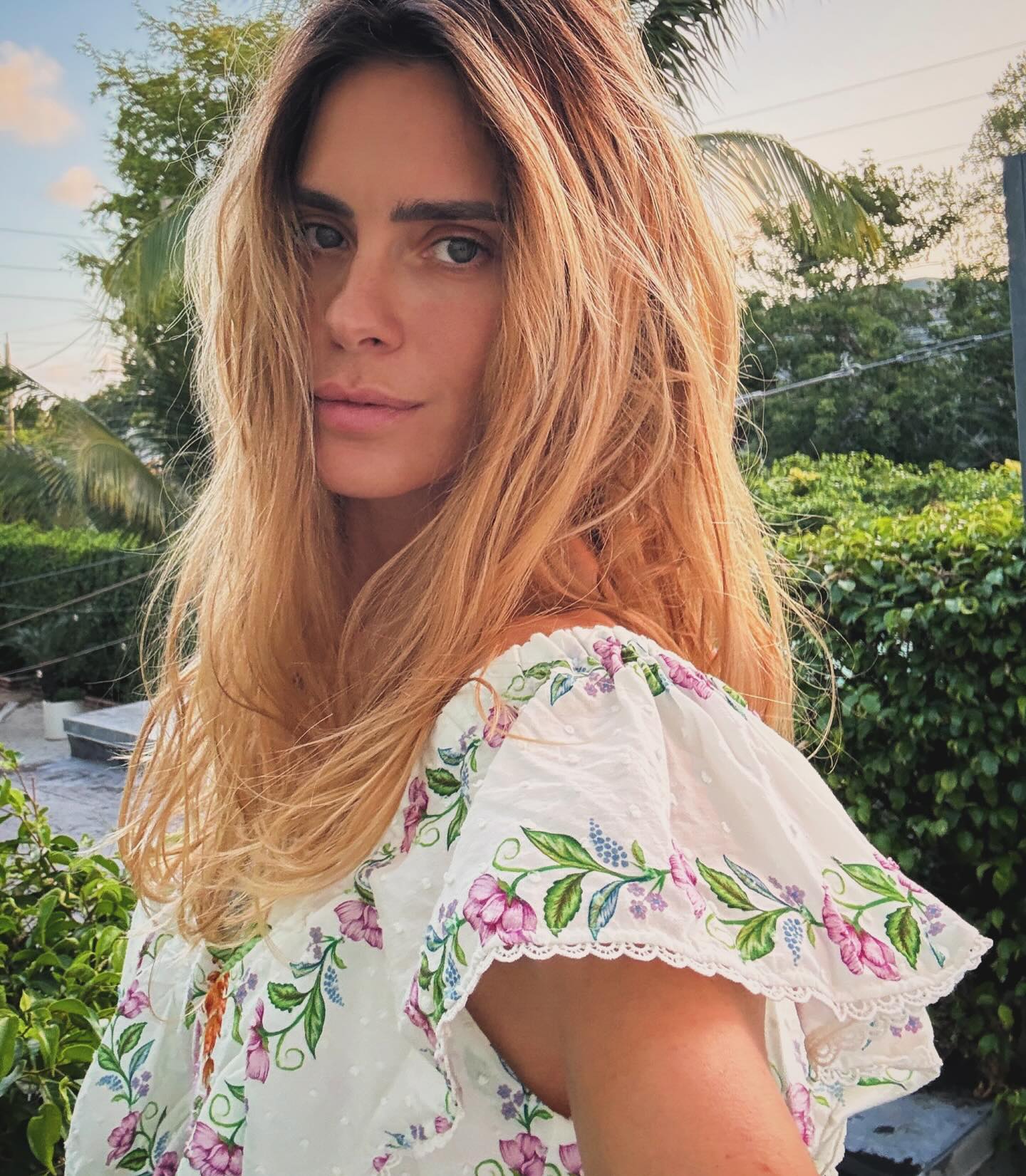 https://e.radikal.host/2025/04/30/loracarola_1745219438254.jpg