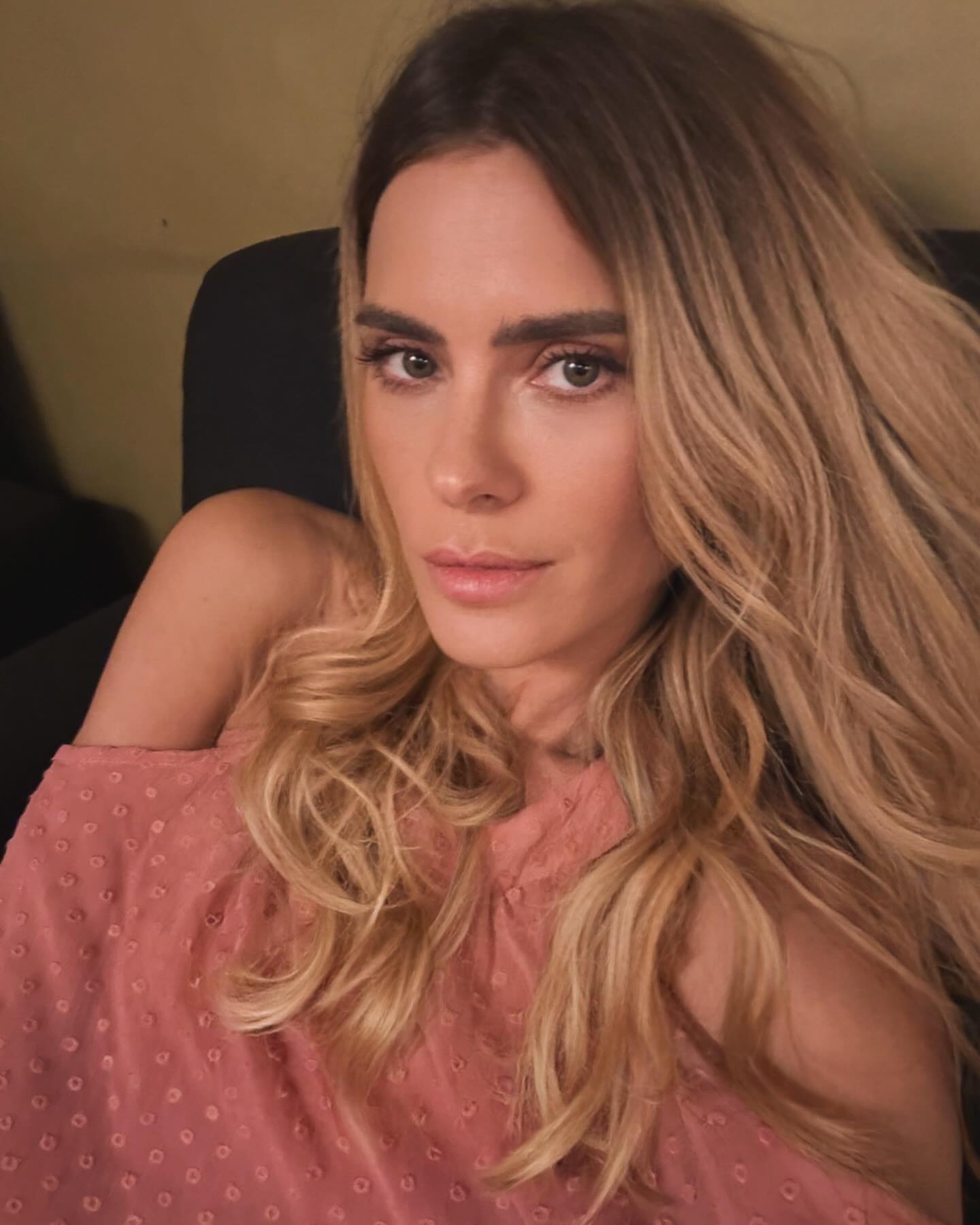 https://e.radikal.host/2025/04/30/loracarola_1745219455033.jpg