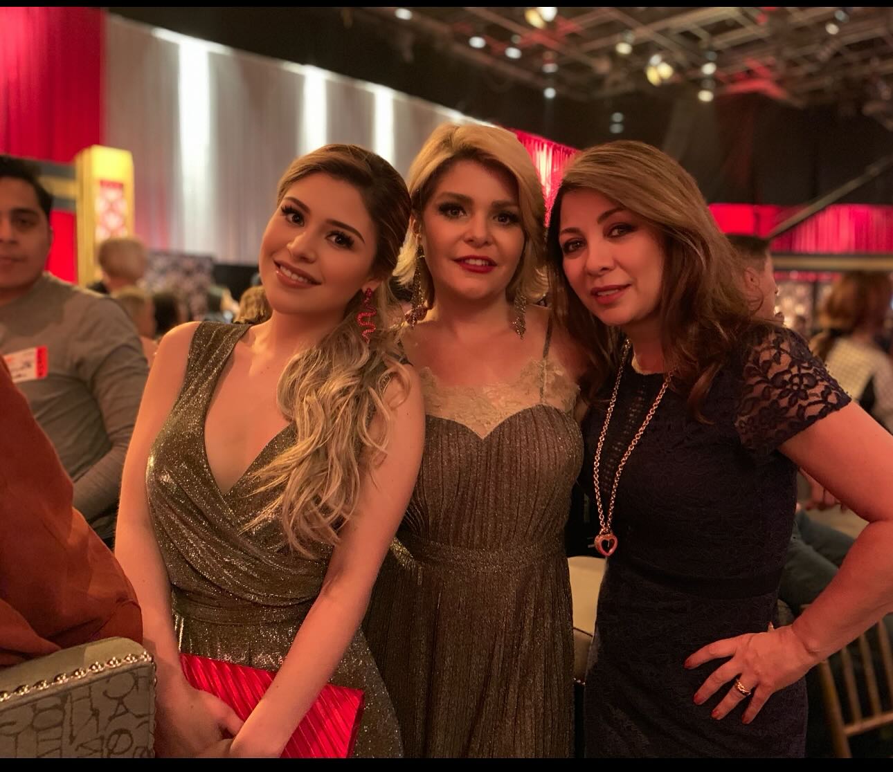 https://e.radikal.host/2025/05/01/ARLETI-PACEKO-10.jpg