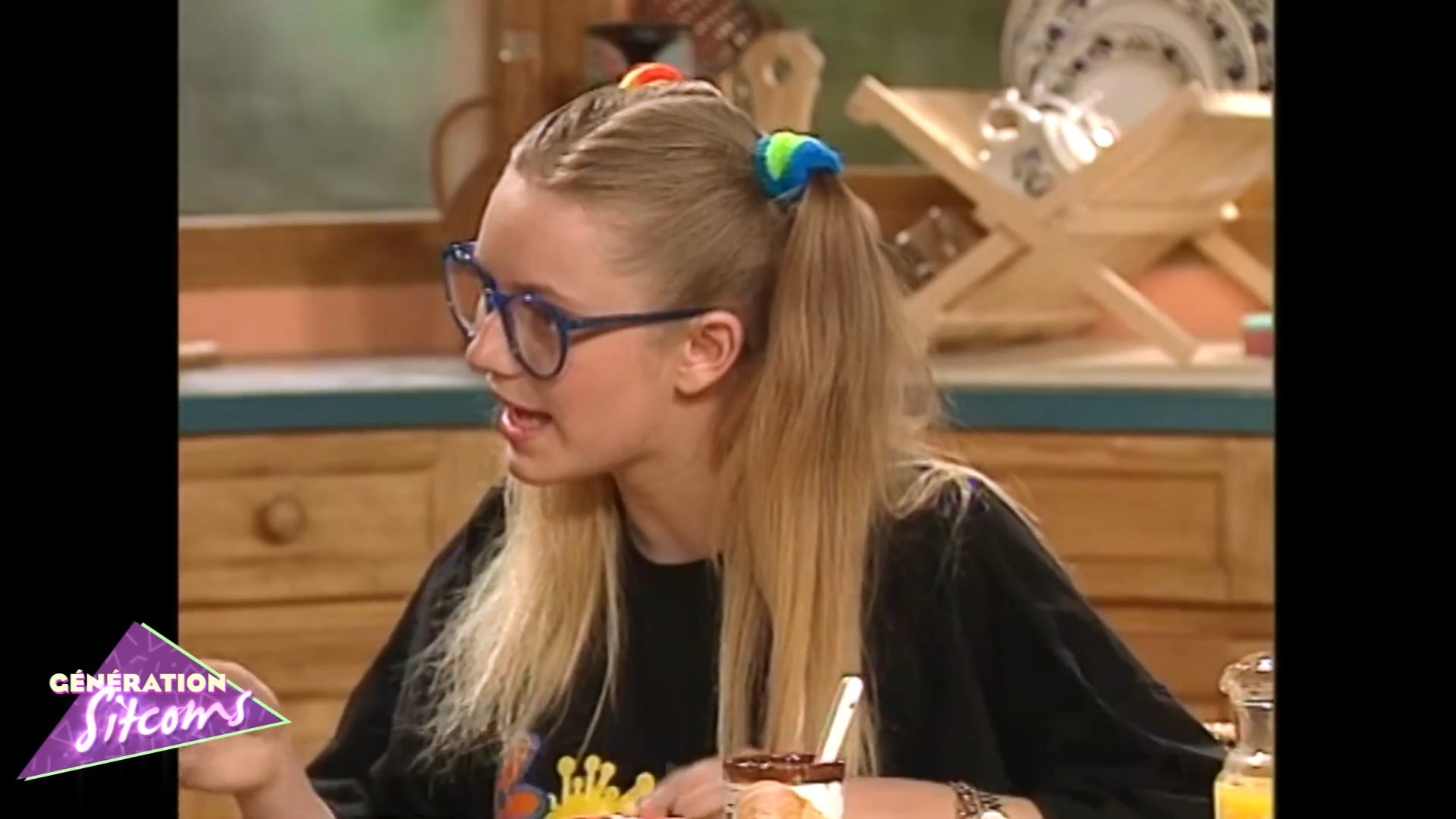 https://e.radikal.host/2025/05/02/PREMIERS-BAISERS-_-Le-vrai-baiser-_-EPISODE-1.mp4_snapshot_09.35.945.jpg