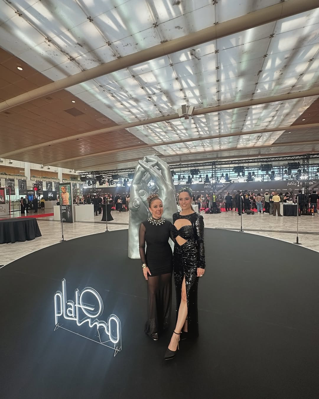 https://e.radikal.host/2025/05/03/Hoy-en-los-premios_platino-Makeup--mabelle.experiencegerardarceofficial_-Fashion-Stylist--gerardarceofficial_-Dress--messcacchiera.spain-actress-madrid-espana7.jpg