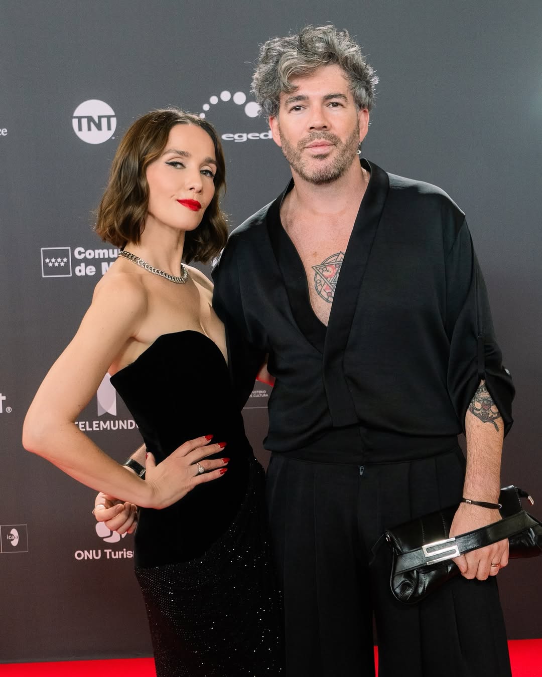 https://e.radikal.host/2025/05/03/Que-locura-MadriiiiiCon-apagon-incluido-amigos-y-extranitis-de-madre-hola-Ataaaaa-Aca-va-todo-y-de-todo-un-pocoGracias-premios_platino-por-un-ano-mas-de-nominacion.Gracias-martinozaidee553ea110632170b.jpg