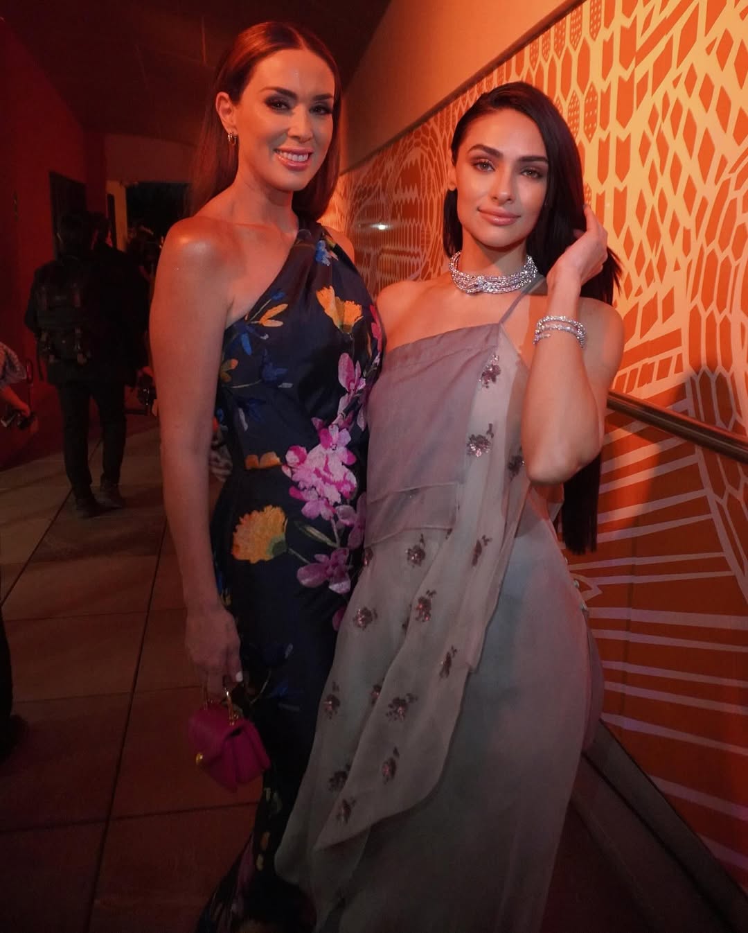 https://e.radikal.host/2025/05/04/About-last-night-serpentiinfinito-bvlgari-Que-felicidad-ver-a-tantas-personas-tan-queridas-ayer.-rosamariagarcia_makeup-anlle11-ramfotografia-victorblancostudio1.jpg