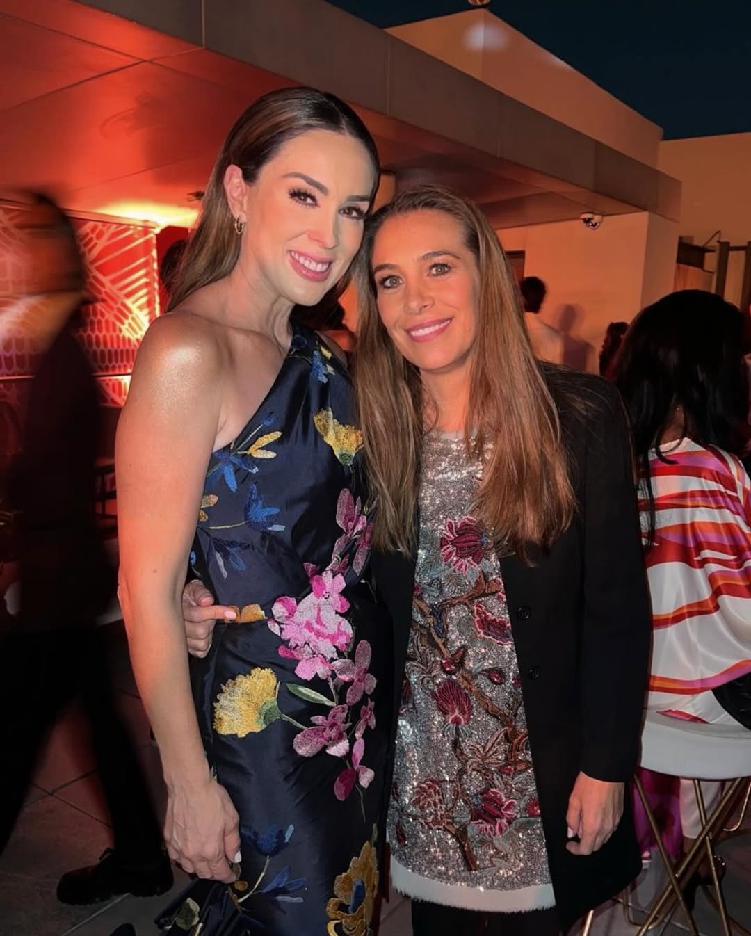 https://e.radikal.host/2025/05/04/About-last-night-serpentiinfinito-bvlgari-Que-felicidad-ver-a-tantas-personas-tan-queridas-ayer.-rosamariagarcia_makeup-anlle11-ramfotografia-victorblancostudio5.jpg