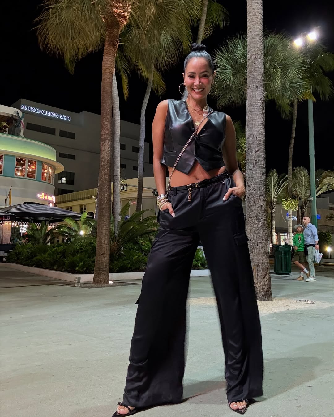 https://e.radikal.host/2025/05/04/Jajajajaja-en-el-ultimo-video-me-baile-mi-salsita-la-parejita-de-al-lado-al-menos-se-la-tripearon-Ame-este-dia-Te-Amo-esposo-Te-amo-mi-piojo-sebastianluttinger-NorkysBatista8.jpg