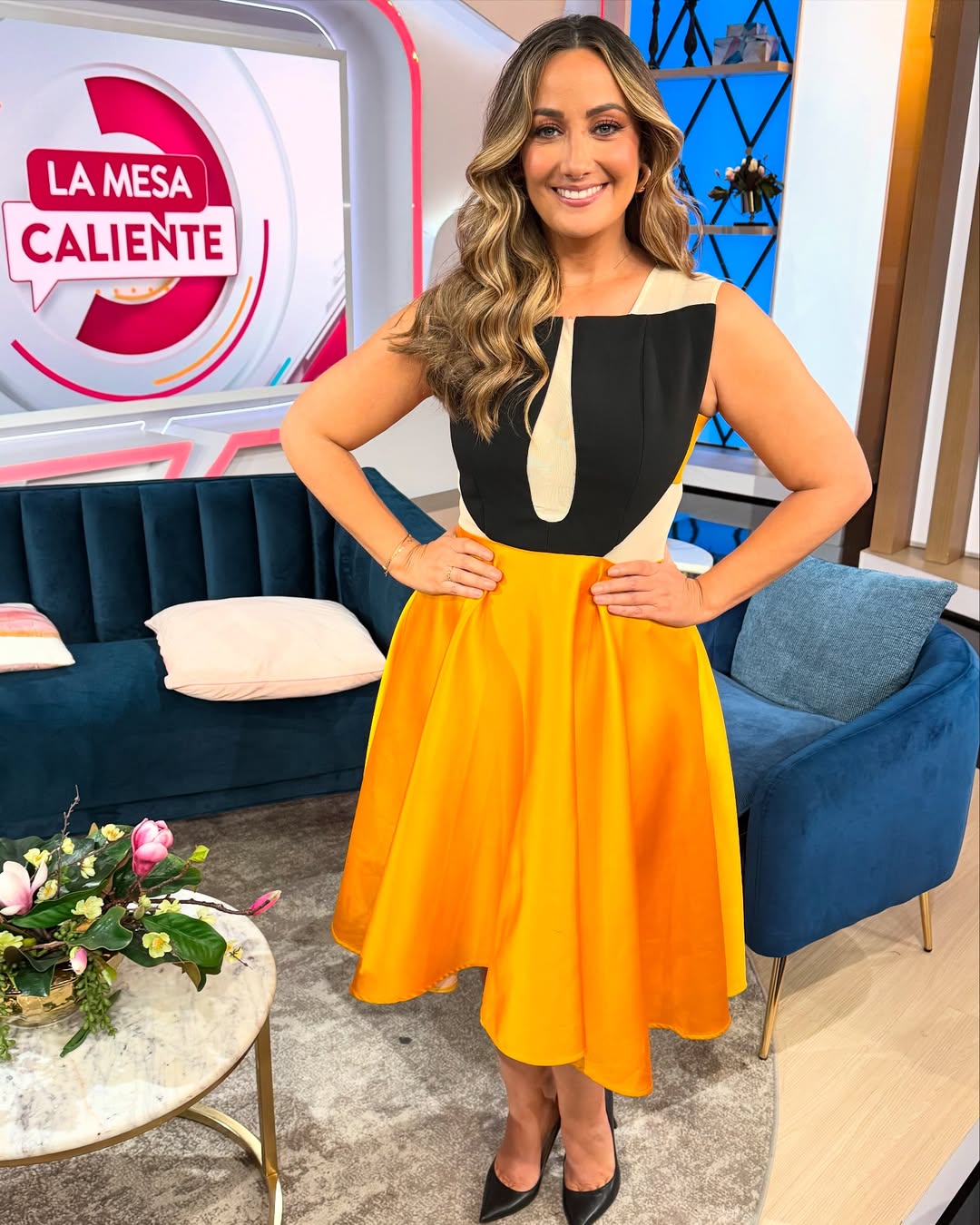 https://e.radikal.host/2025/05/04/Tienes-dentro-de-ti--ahora-mismo-todo-lo-que-necesitas-para-manejar-lo-que-sea-que-la-vida-te-este-lanzando.-undiaalavez-actress-tvhost-lamesacaliente-lookoftheday-ootd-laramakeup_-lidacb362f94b40742d.jpg