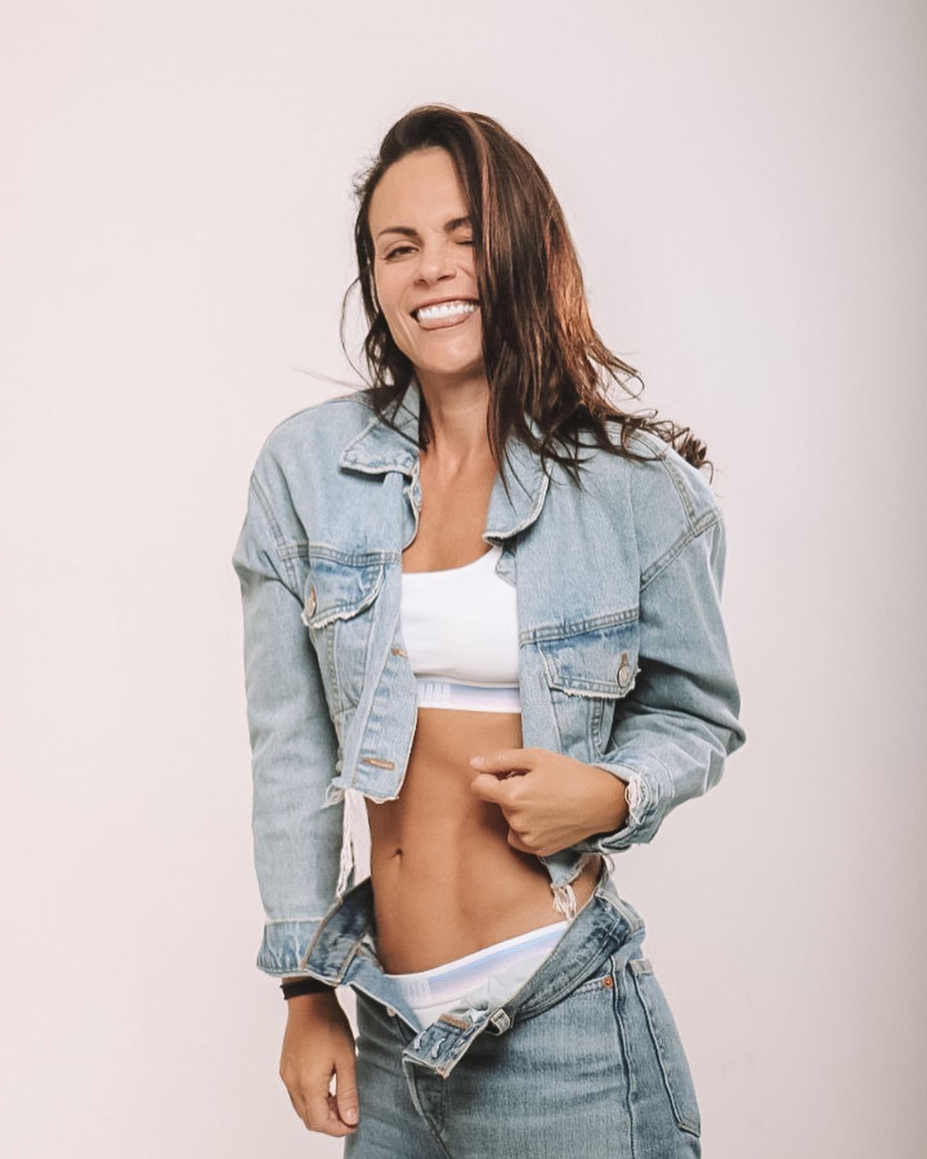 https://e.radikal.host/2025/05/06/LAURA-KARMINE-20.jpg