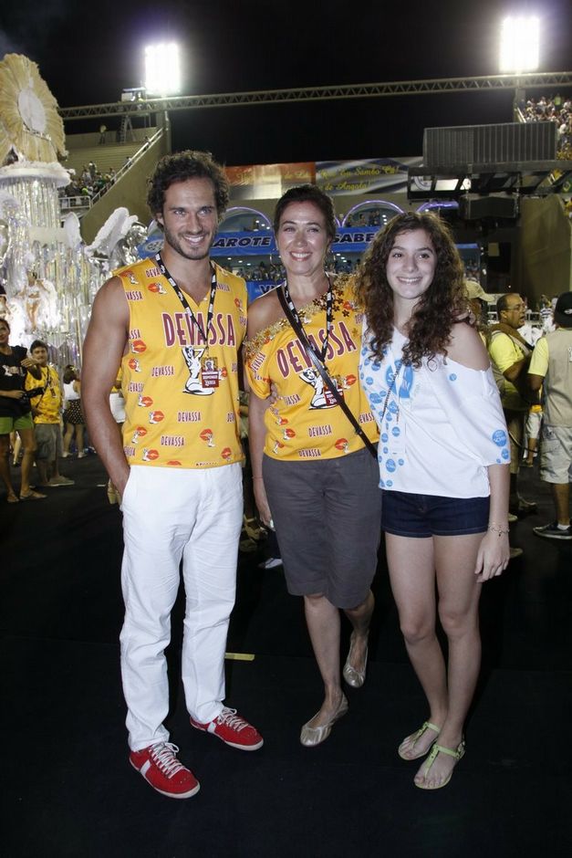 https://e.radikal.host/2025/05/06/paulo-rocha-e-lilia-cabral-foram-juntos-conferir-os-desfiles-na-sapucai.jpg