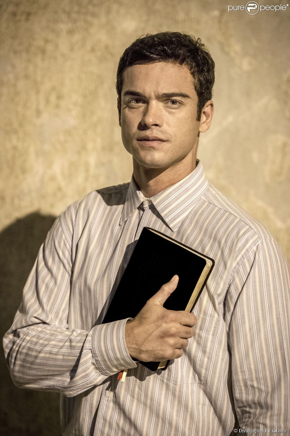 https://e.radikal.host/2025/05/08/106430-sidney-sampaio-950x0-2.jpg
