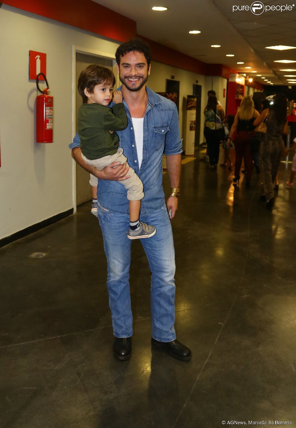https://e.radikal.host/2025/05/08/182318-giovanna-antonelli-foi-com-seu-filho-950x0-1.jpg