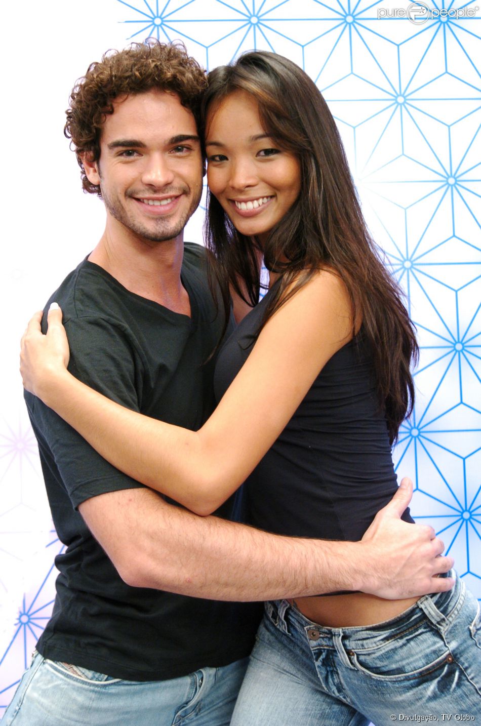 https://e.radikal.host/2025/05/08/241014-sidney-sampaio-e-carol-nakamura-se-950x0-2.jpg
