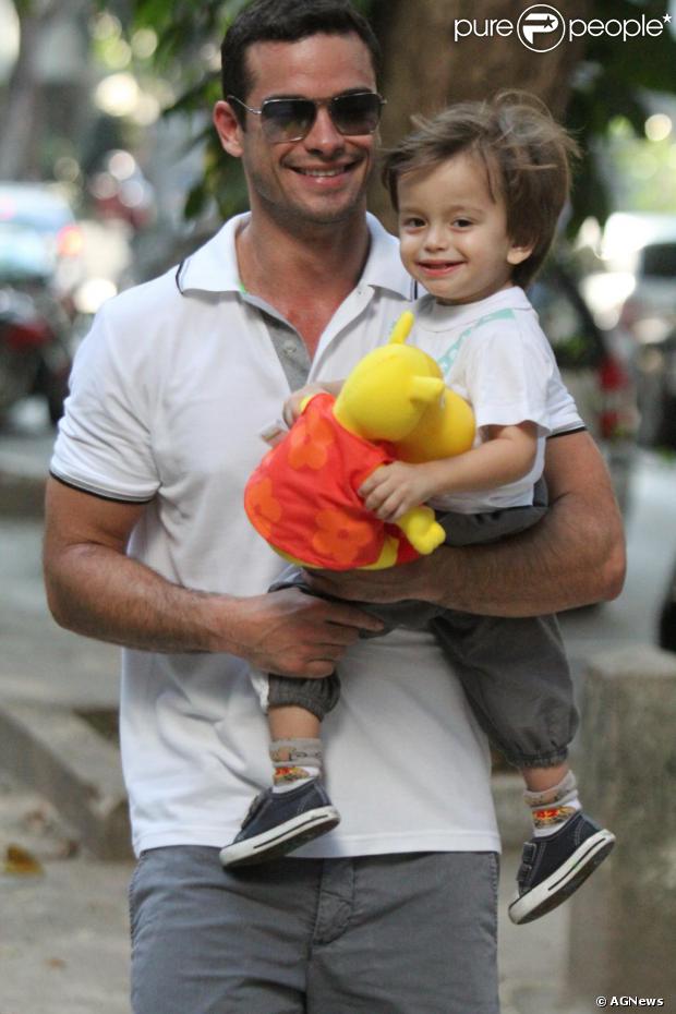 https://e.radikal.host/2025/05/08/89656-sidney-sampaio-620x0-1.jpg