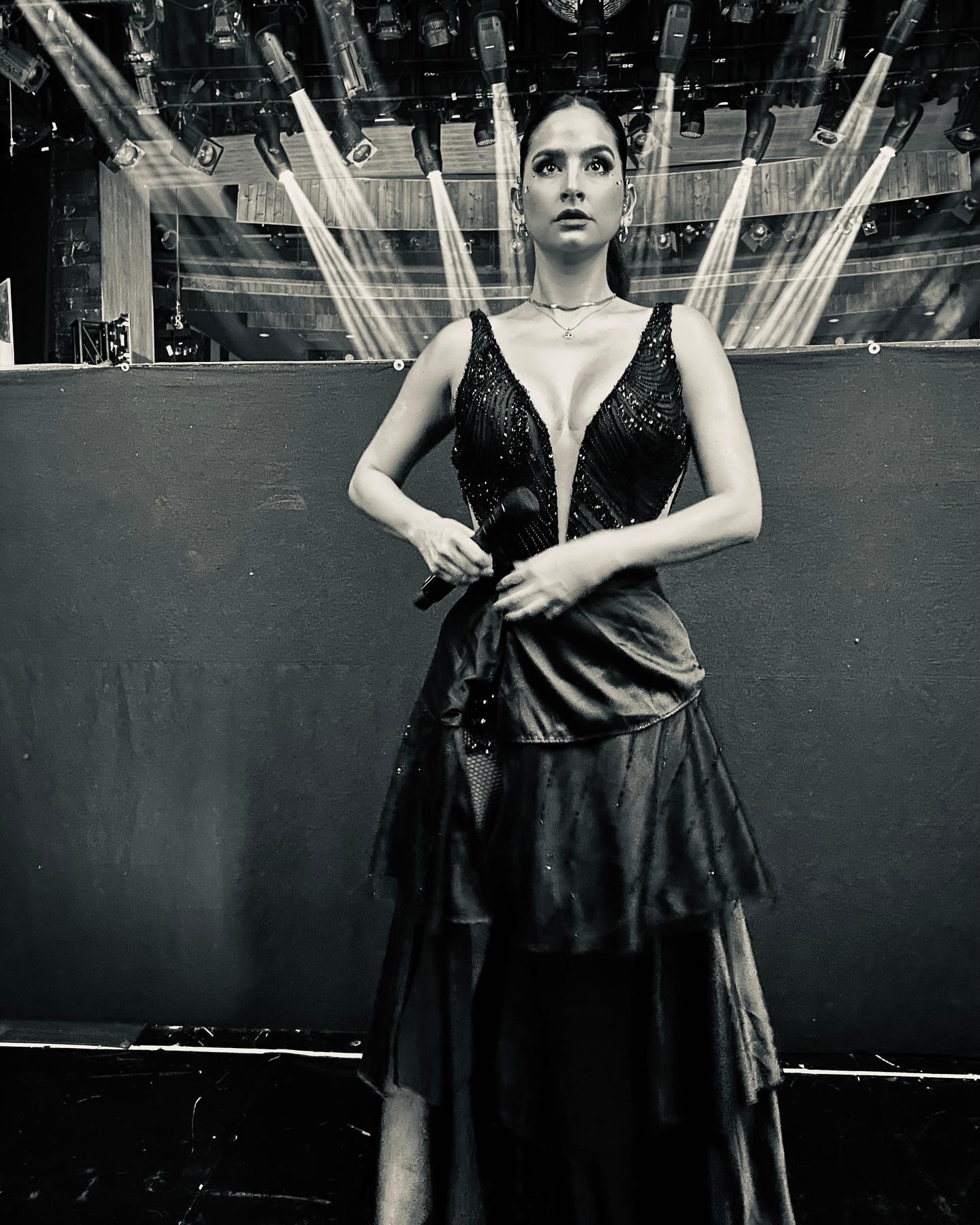https://e.radikal.host/2025/05/08/dianahoyosmusic_1745310227335.jpg