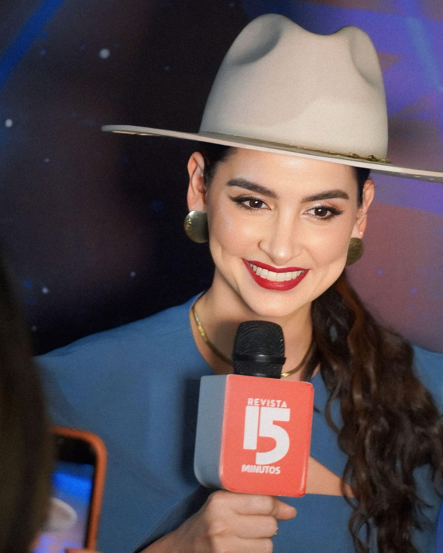 https://e.radikal.host/2025/05/08/dianahoyosmusic_1745310312183-1.jpg