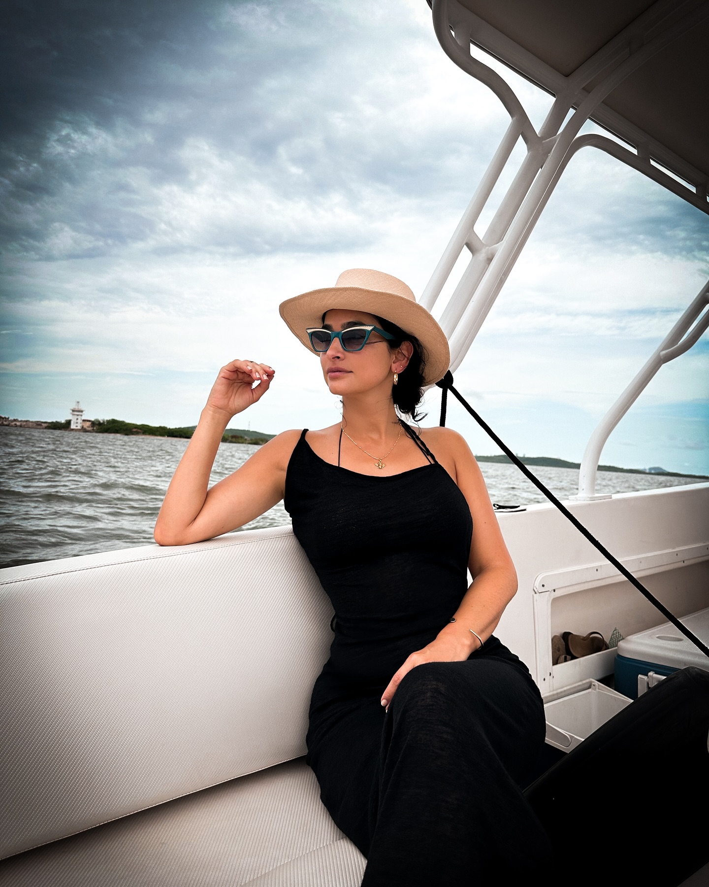 https://e.radikal.host/2025/05/08/dianahoyosmusic_1745310321037.jpg