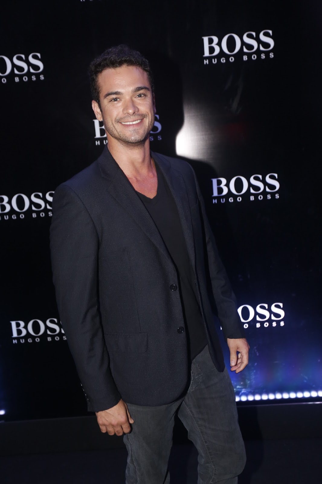https://e.radikal.host/2025/05/08/mini-14-Sidney-Sampaio-festa-hugo-boss-43.jpg