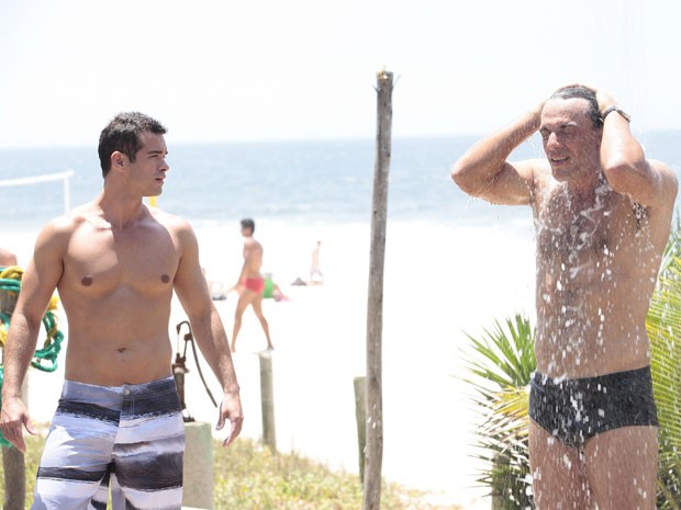 https://e.radikal.host/2025/05/08/rodrigo_sidney_praia.jpg