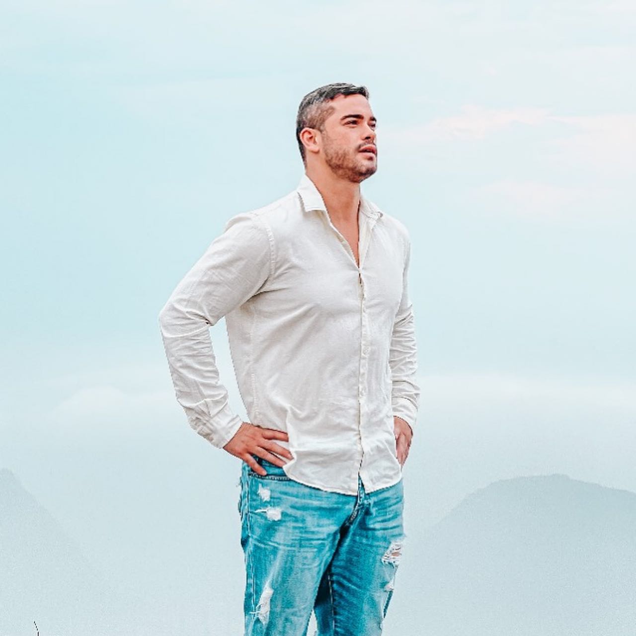https://e.radikal.host/2025/05/08/sidneysampaiooficial_434262535_18427354570059141_8876729941624606329_n.jpg