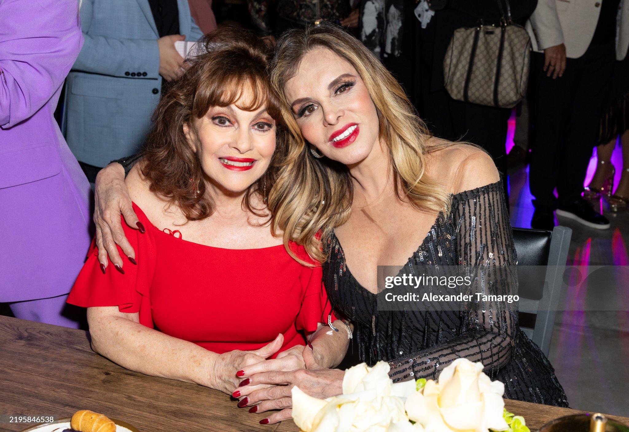 https://e.radikal.host/2025/05/10/gettyimages-2195846538-2048x2048.jpg