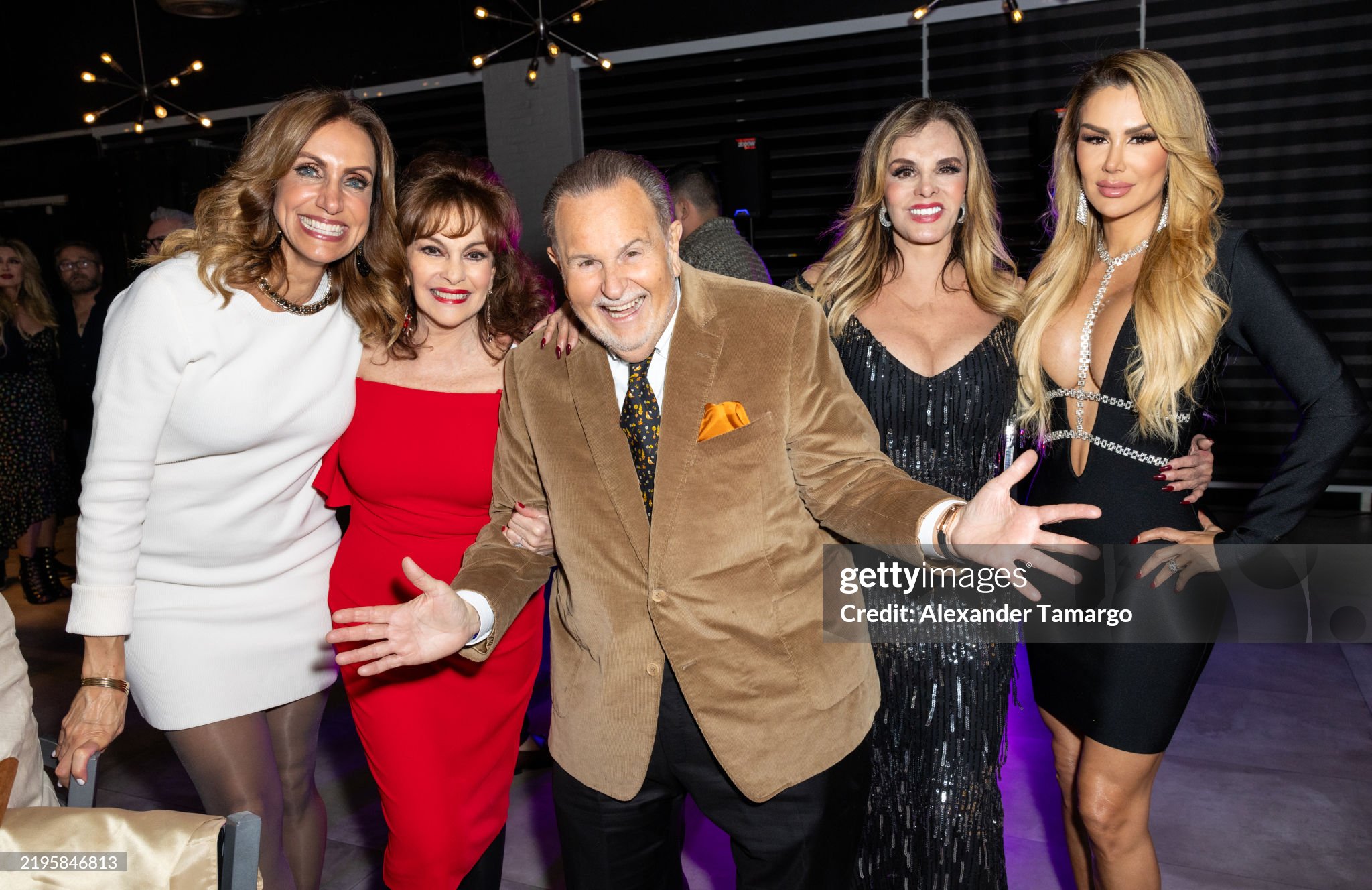 https://e.radikal.host/2025/05/10/gettyimages-2195846813-2048x2048.jpg