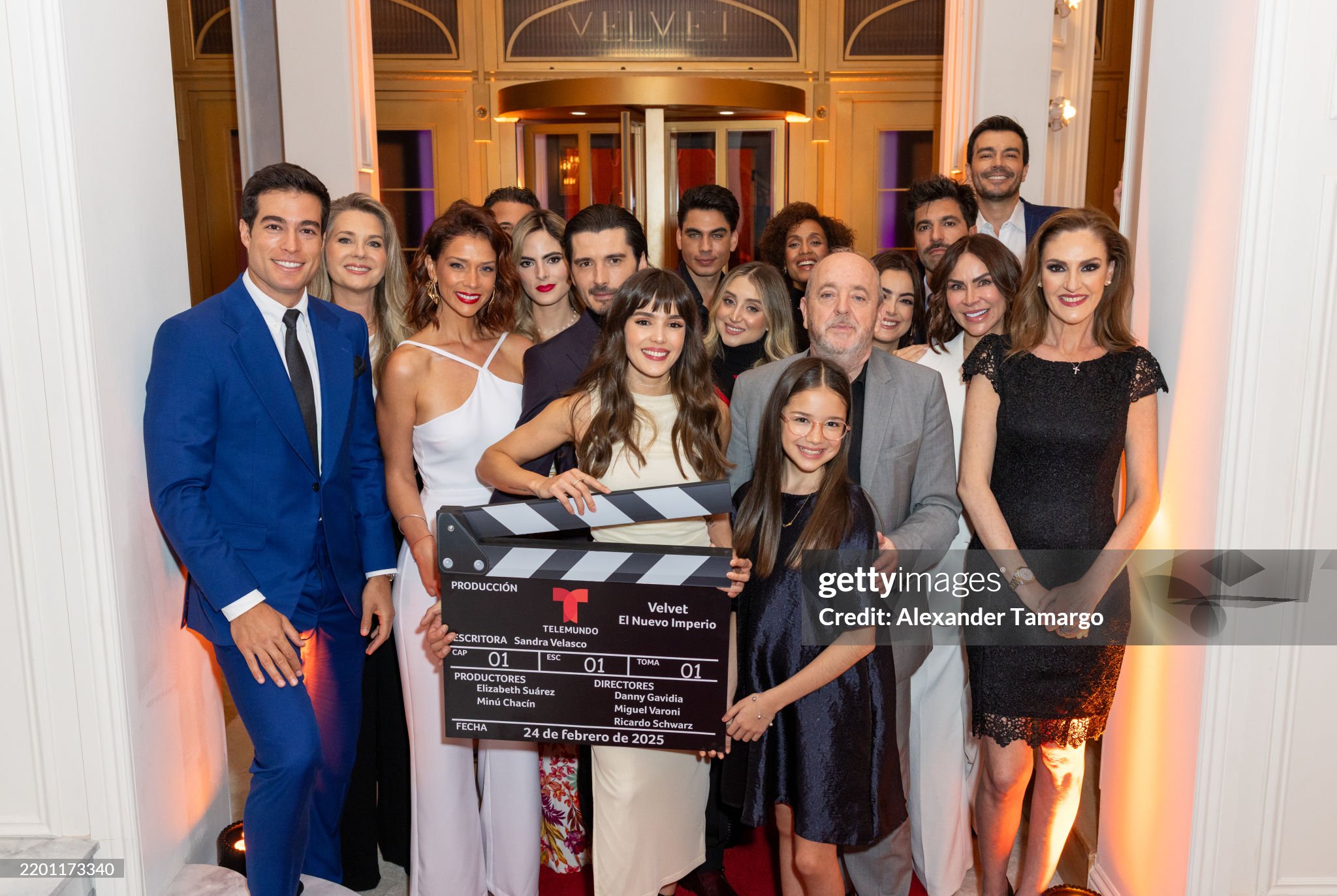https://e.radikal.host/2025/05/10/gettyimages-2201173340-2048x2048.jpg