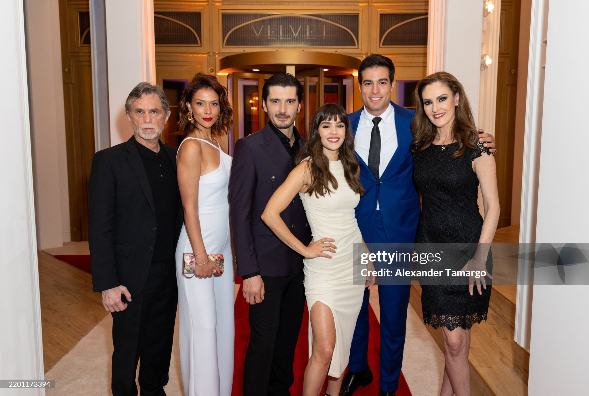 https://e.radikal.host/2025/05/10/gettyimages-2201173394-2048x2048.jpg