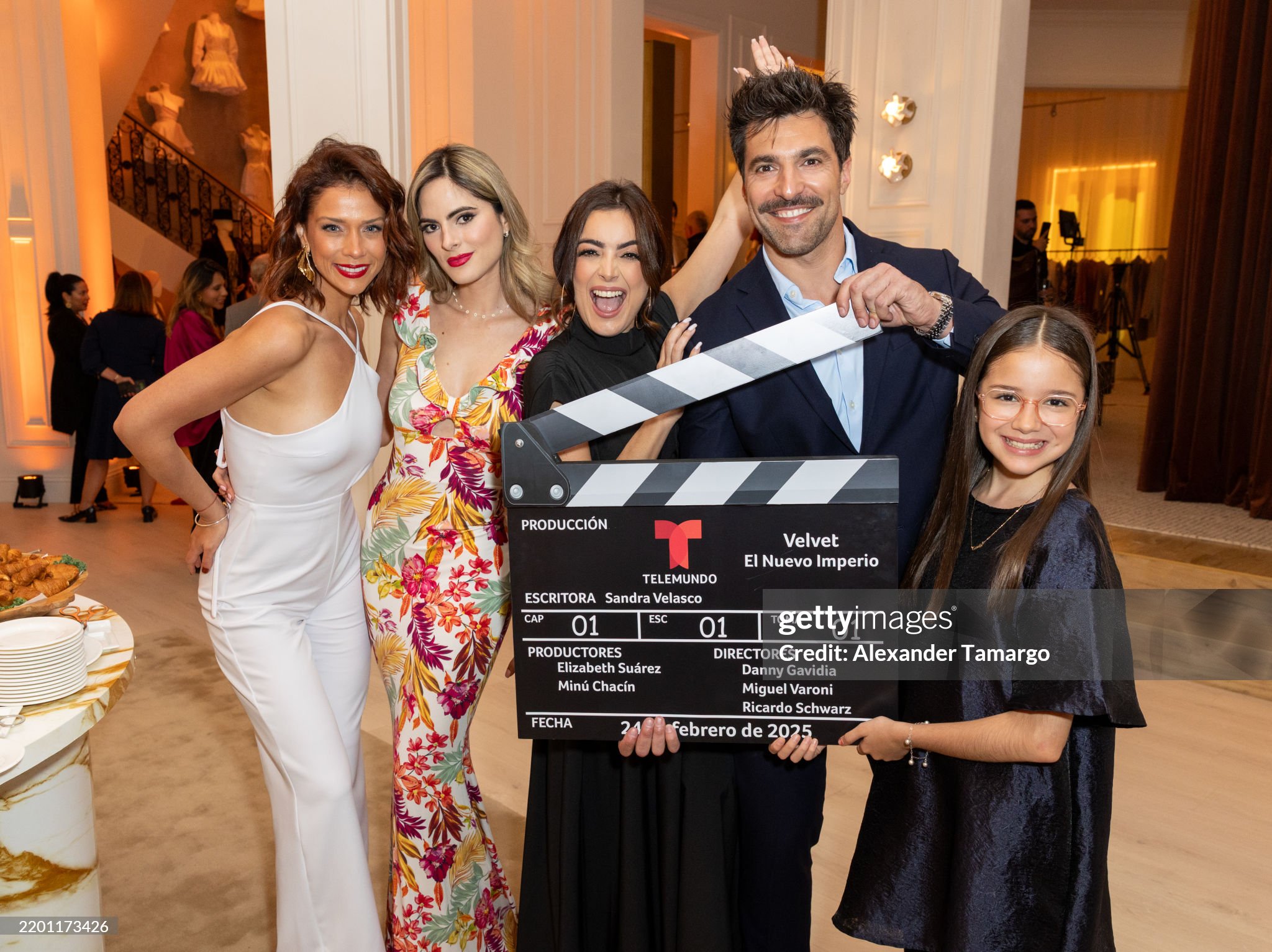 https://e.radikal.host/2025/05/10/gettyimages-2201173426-2048x2048.jpg