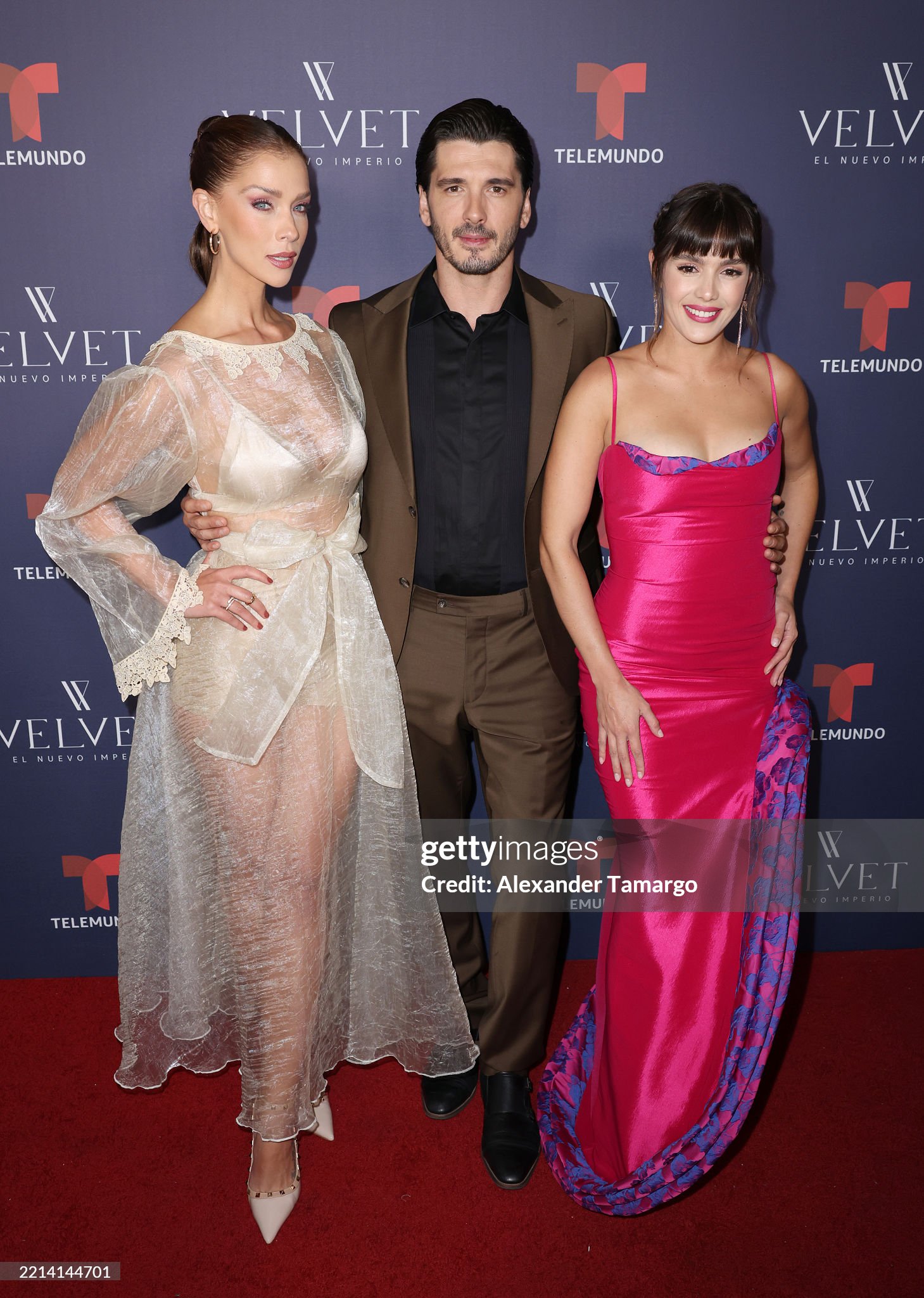 https://e.radikal.host/2025/05/10/gettyimages-2214144701-2048x2048.jpg