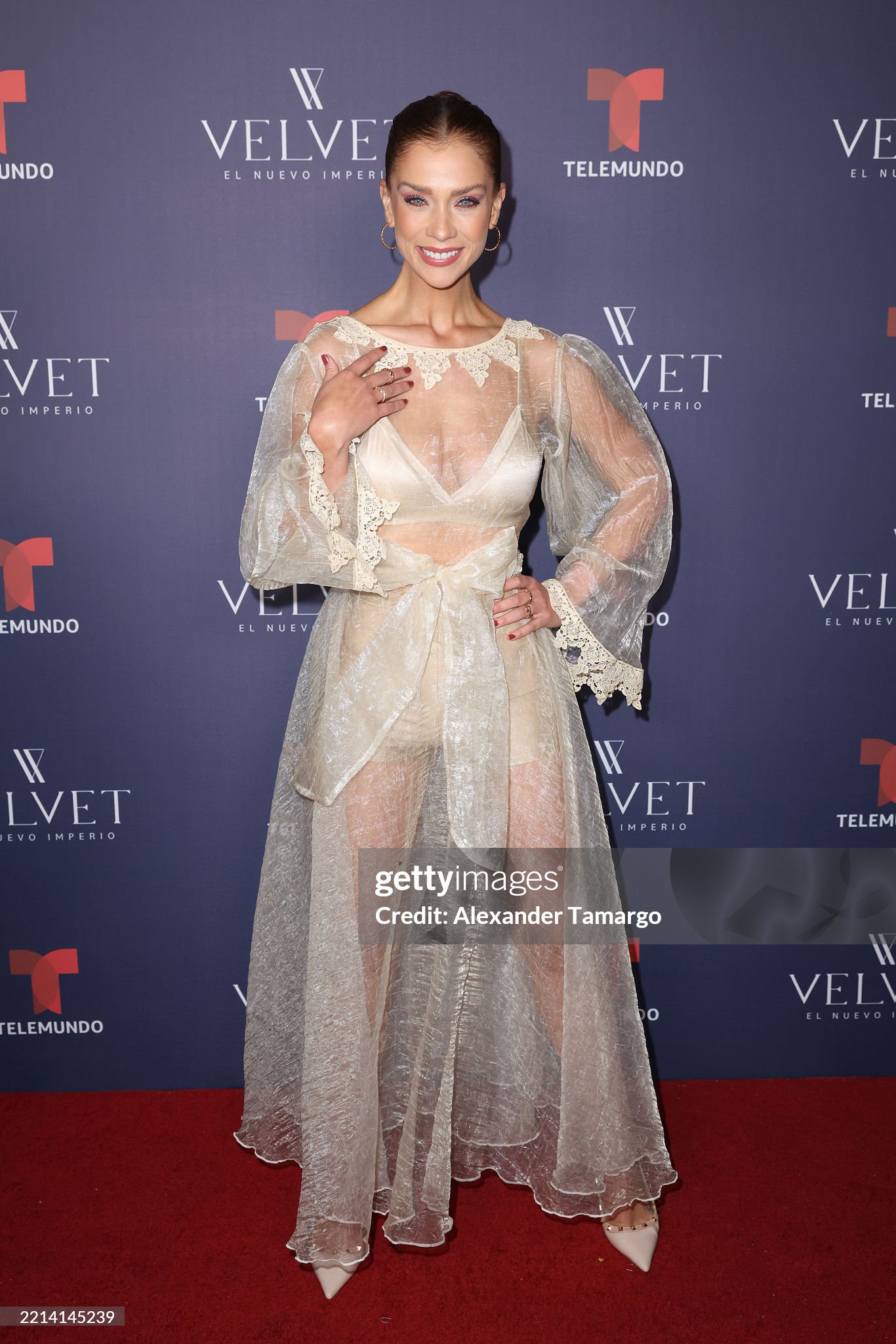 https://e.radikal.host/2025/05/10/gettyimages-2214145239-2048x2048.jpg