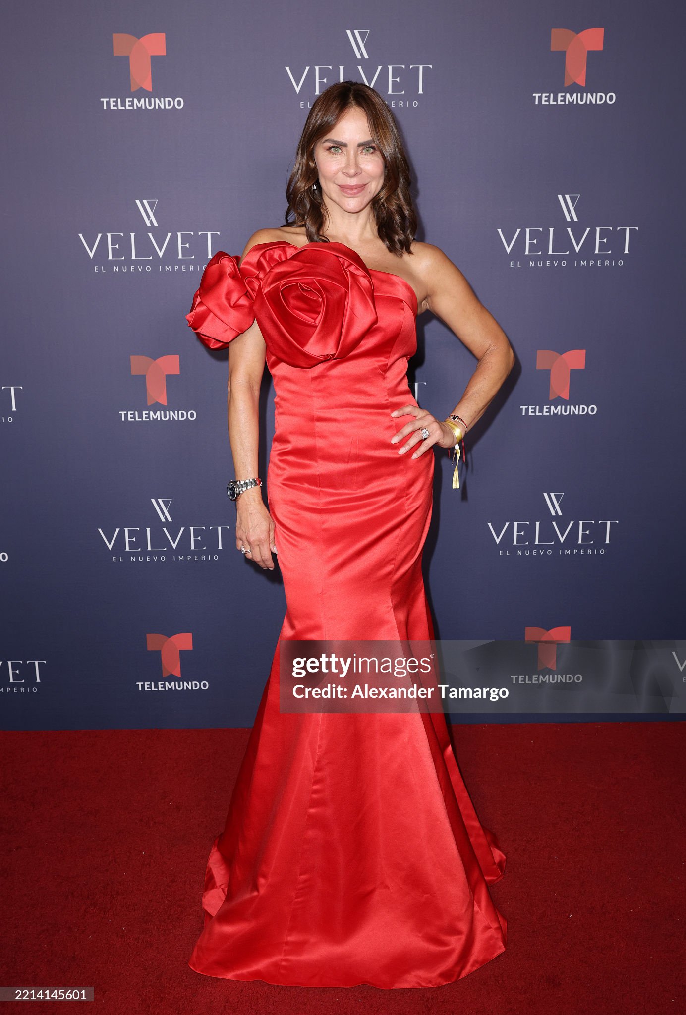 https://e.radikal.host/2025/05/10/gettyimages-2214145601-2048x2048.jpg