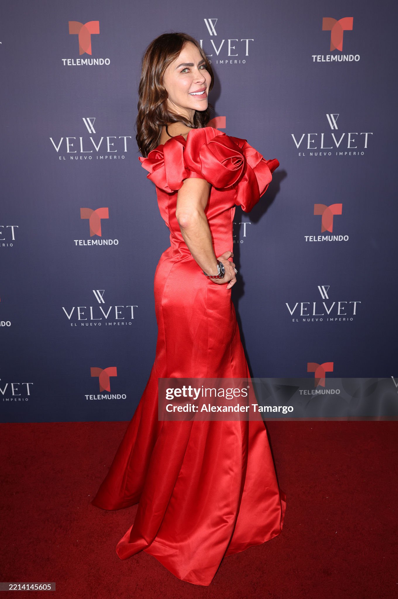 https://e.radikal.host/2025/05/10/gettyimages-2214145605-2048x2048.jpg