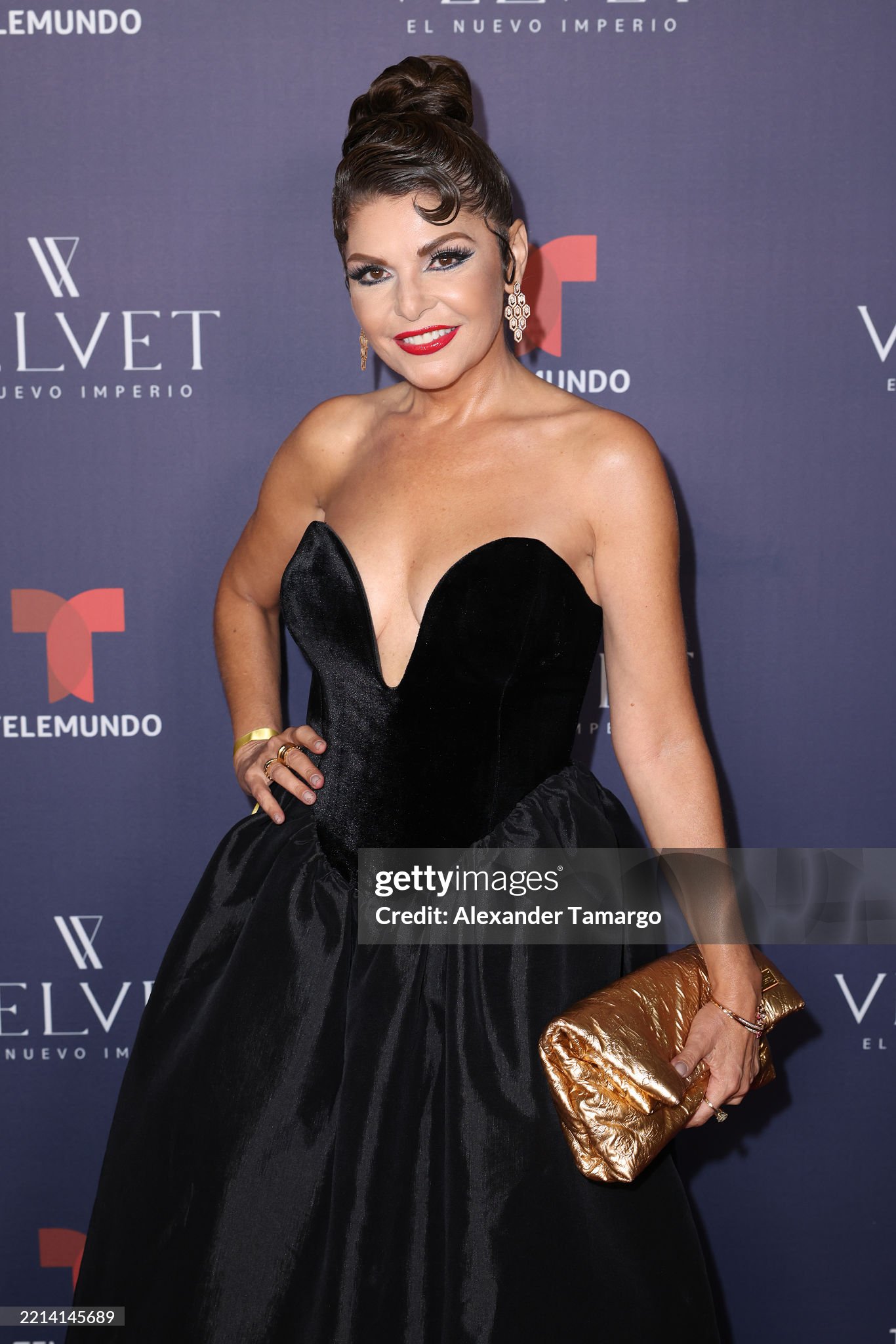 https://e.radikal.host/2025/05/10/gettyimages-2214145689-2048x2048.jpg
