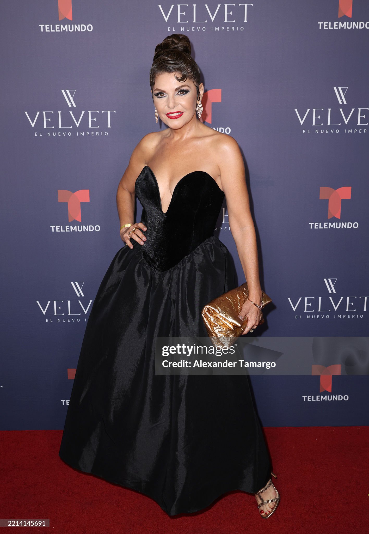 https://e.radikal.host/2025/05/10/gettyimages-2214145691-2048x2048.jpg