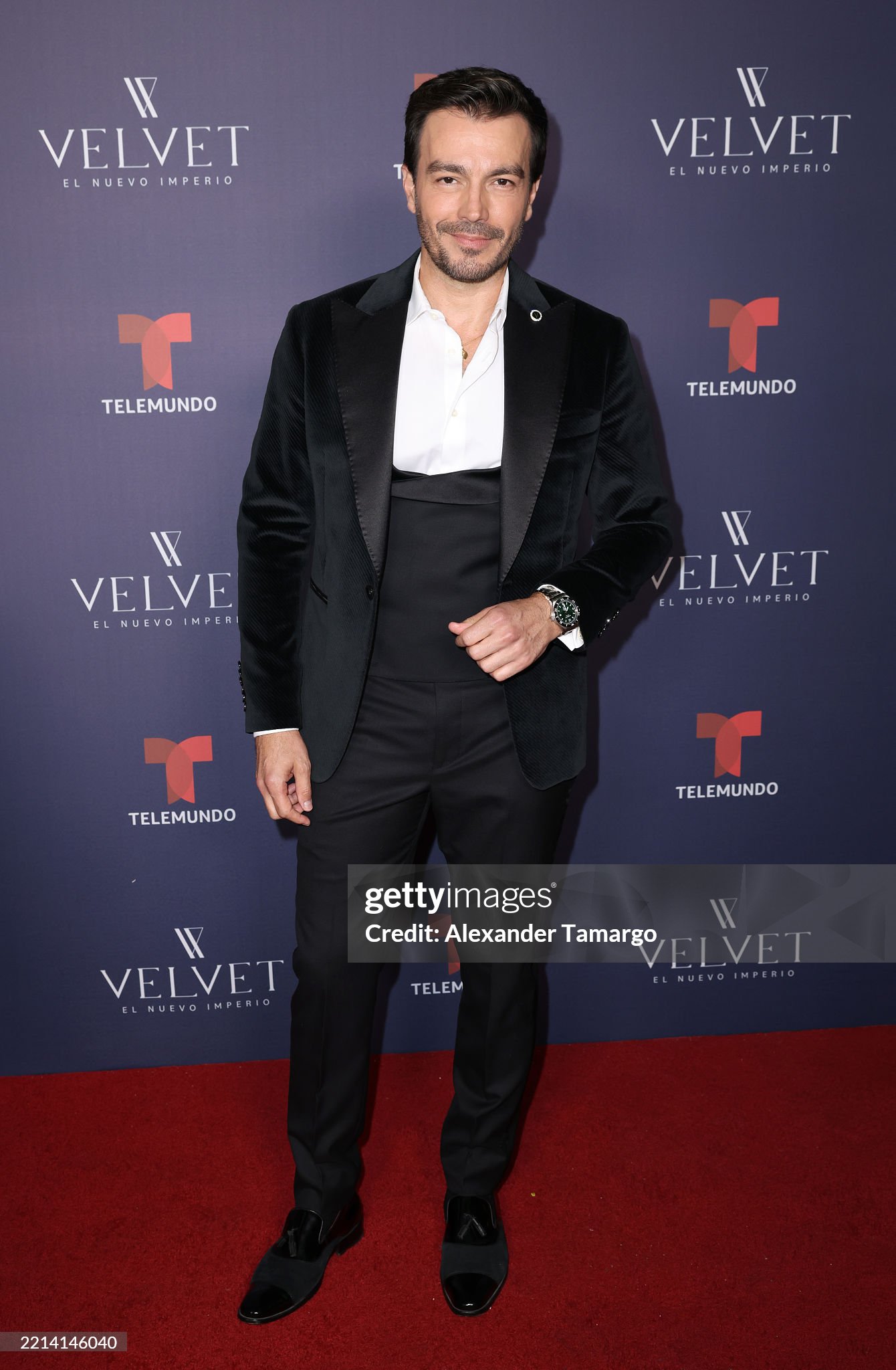 https://e.radikal.host/2025/05/10/gettyimages-2214146040-2048x2048.jpg