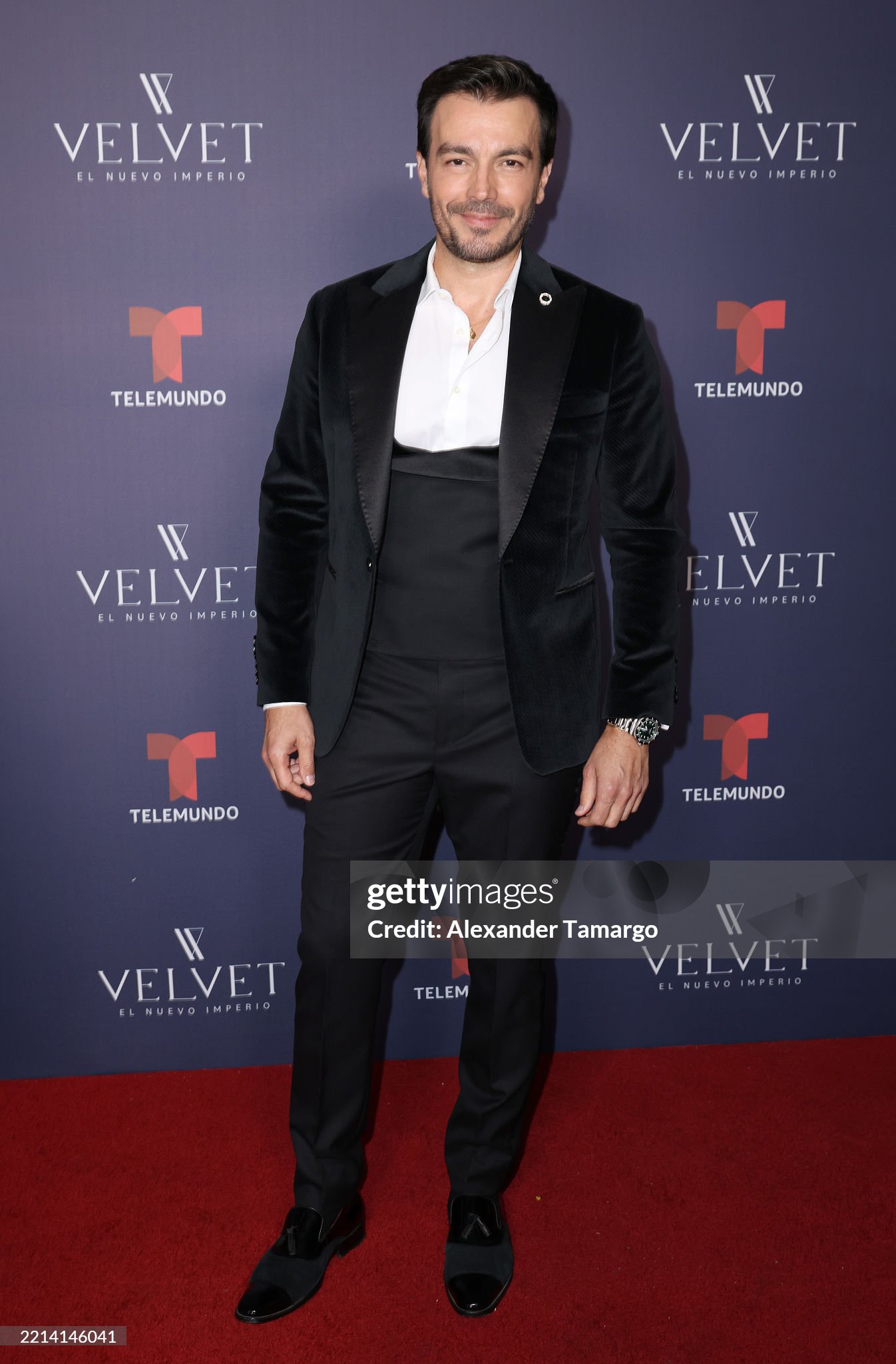 https://e.radikal.host/2025/05/10/gettyimages-2214146041-2048x2048.jpg