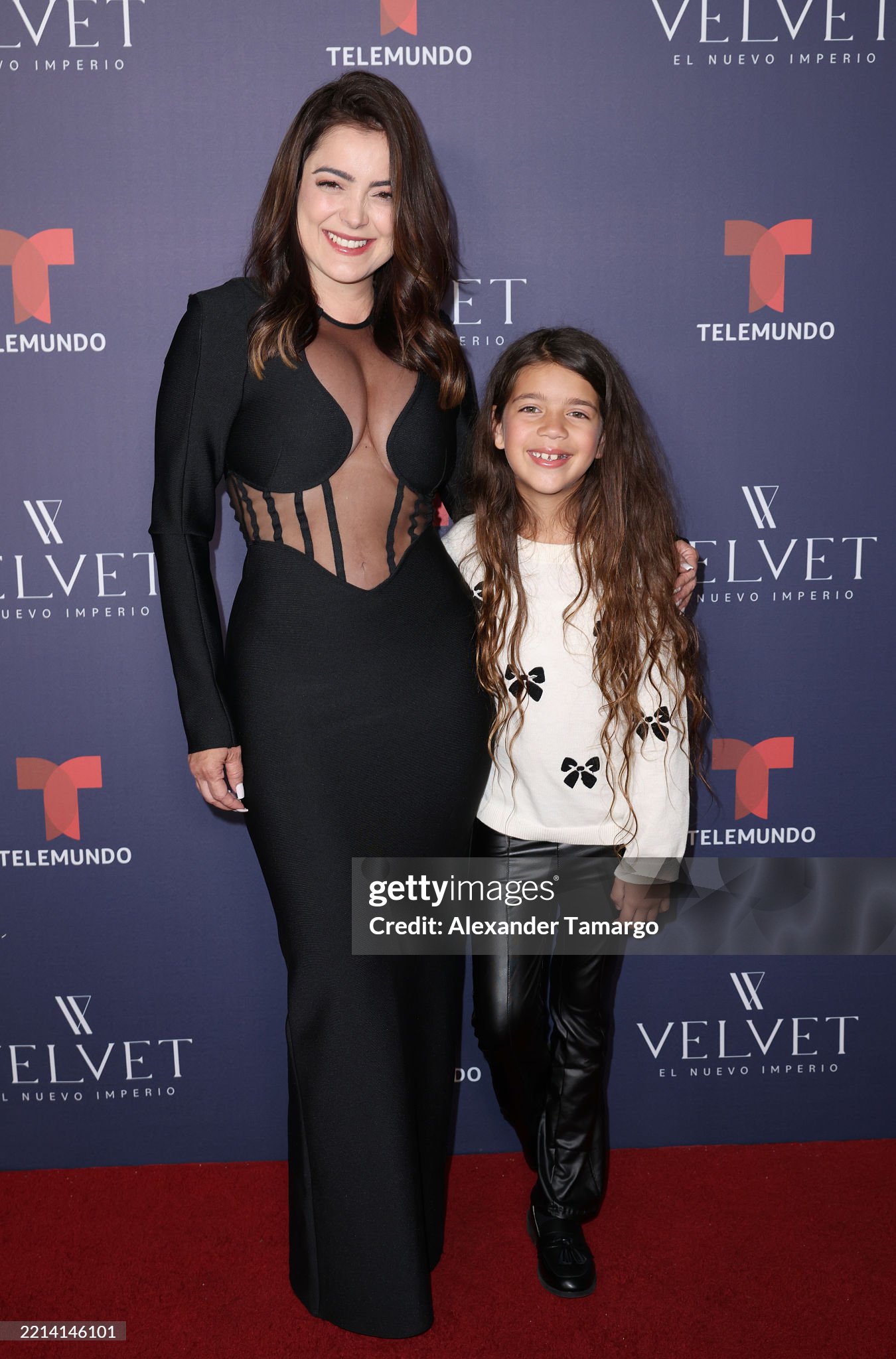 https://e.radikal.host/2025/05/10/gettyimages-2214146101-2048x2048.jpg
