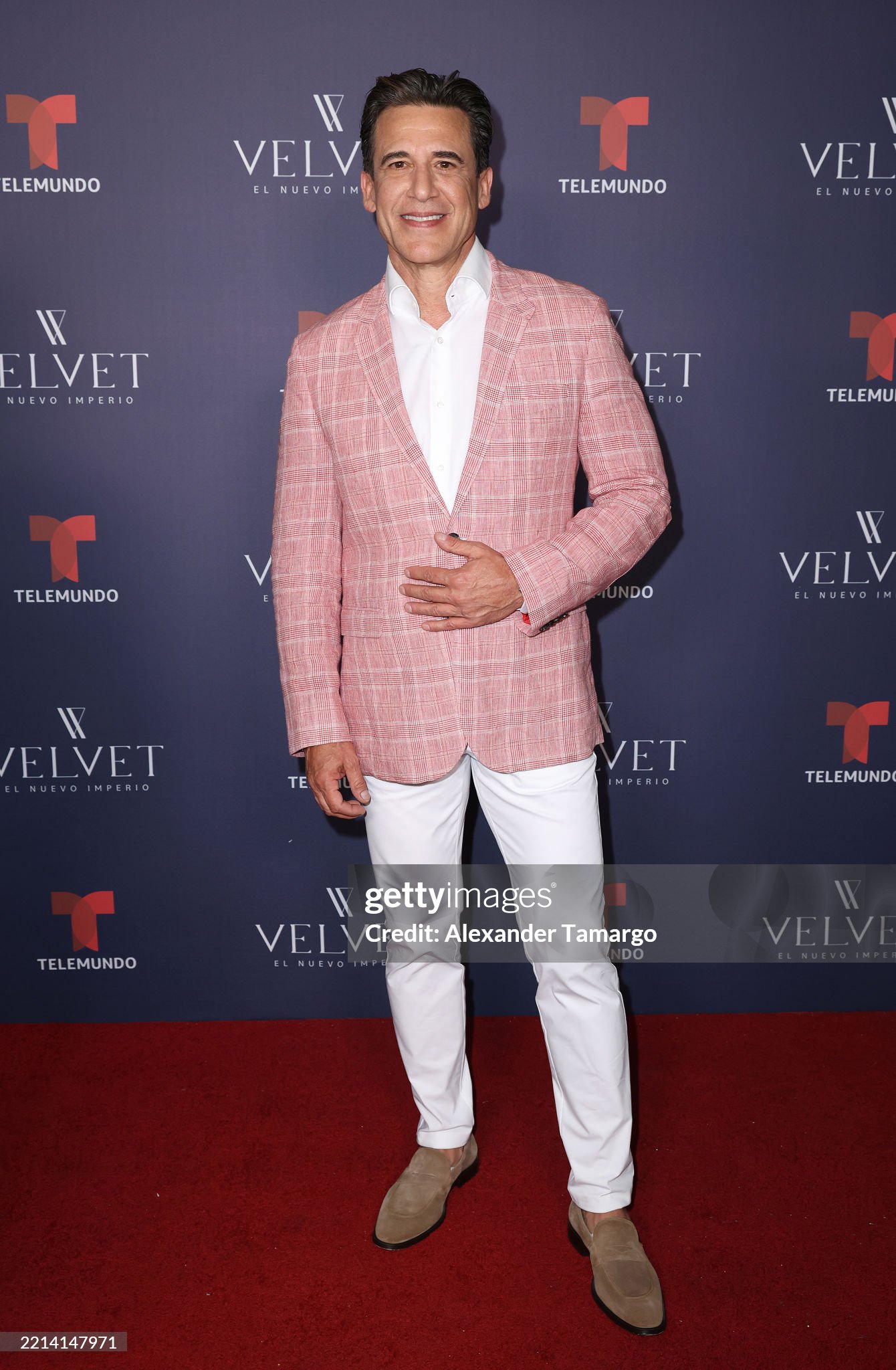 https://e.radikal.host/2025/05/10/gettyimages-2214147971-2048x2048.jpg