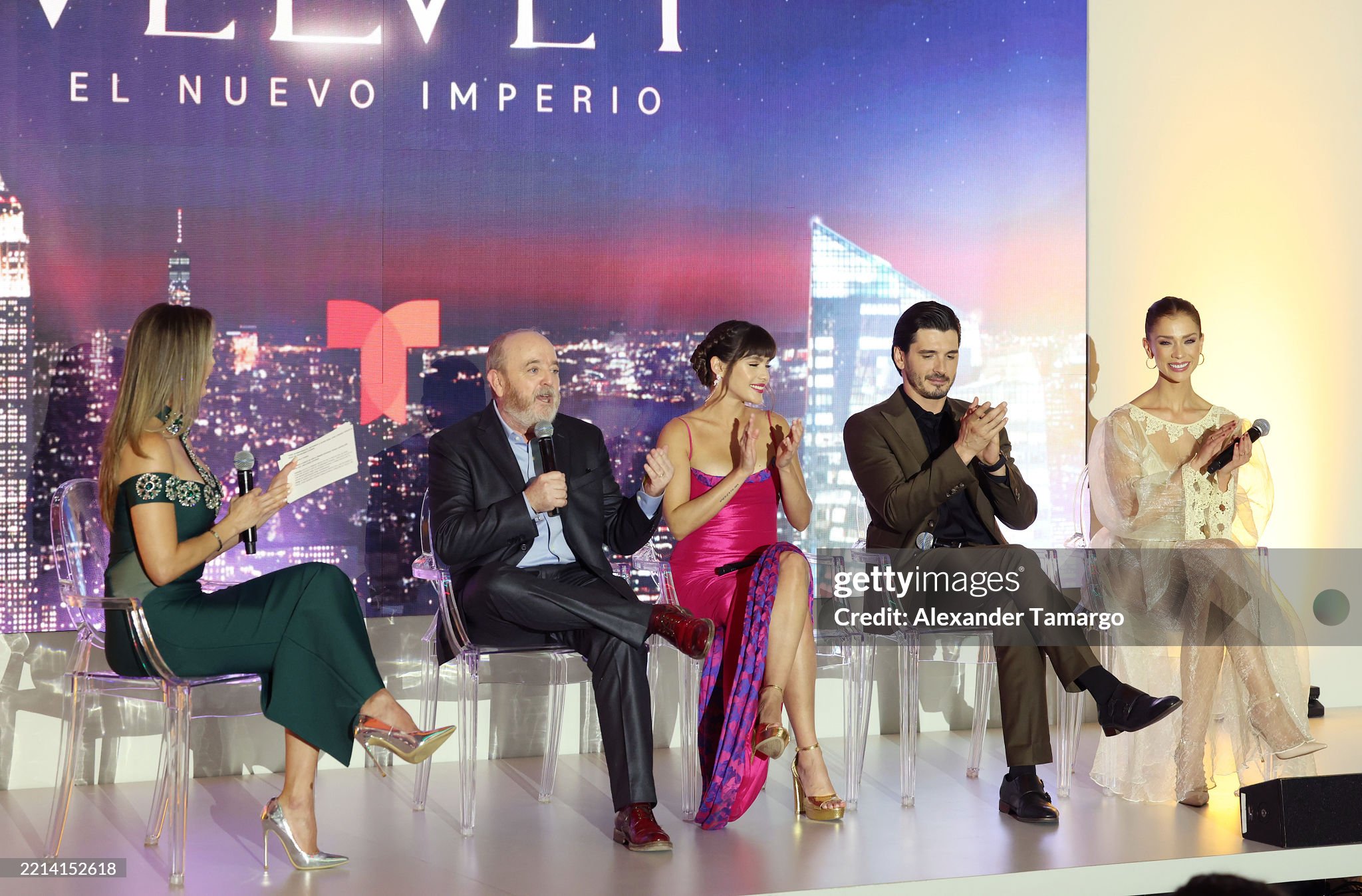 https://e.radikal.host/2025/05/10/gettyimages-2214152618-2048x2048.jpg