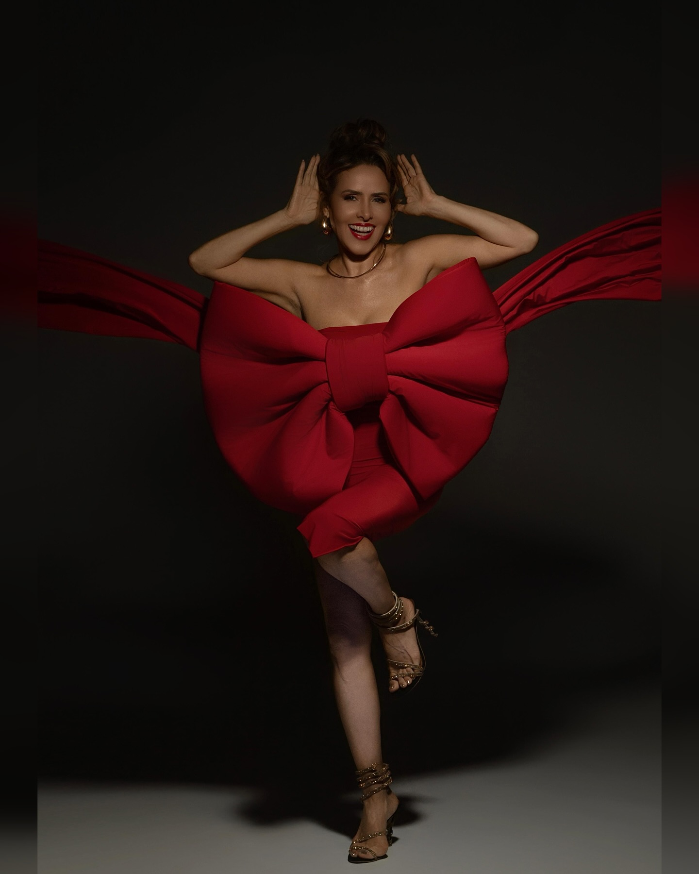 https://e.radikal.host/2025/05/10/leonacavalli_1745532926876.jpg