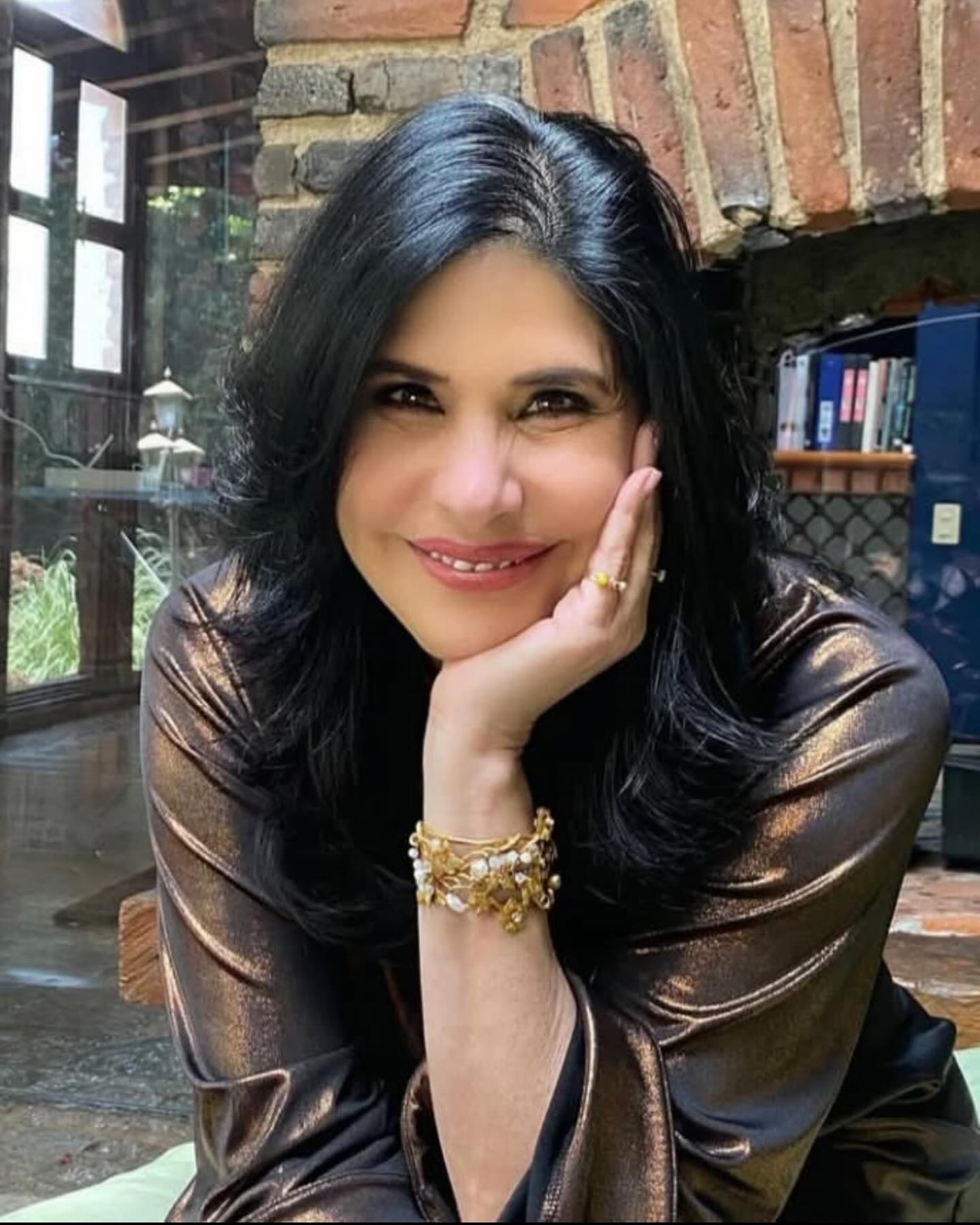 https://e.radikal.host/2025/05/14/raquelgarzatv_1745840348940.jpg